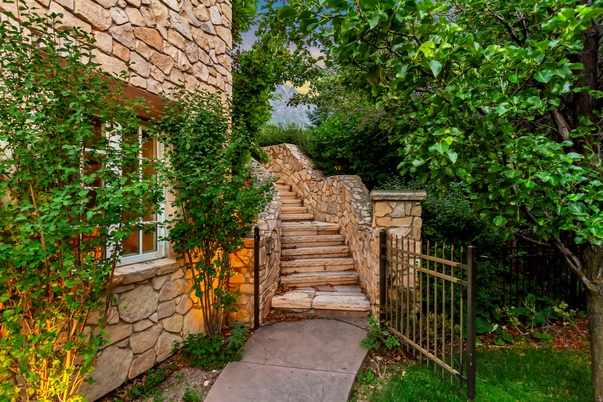 ALPINE ESTATES - Residential