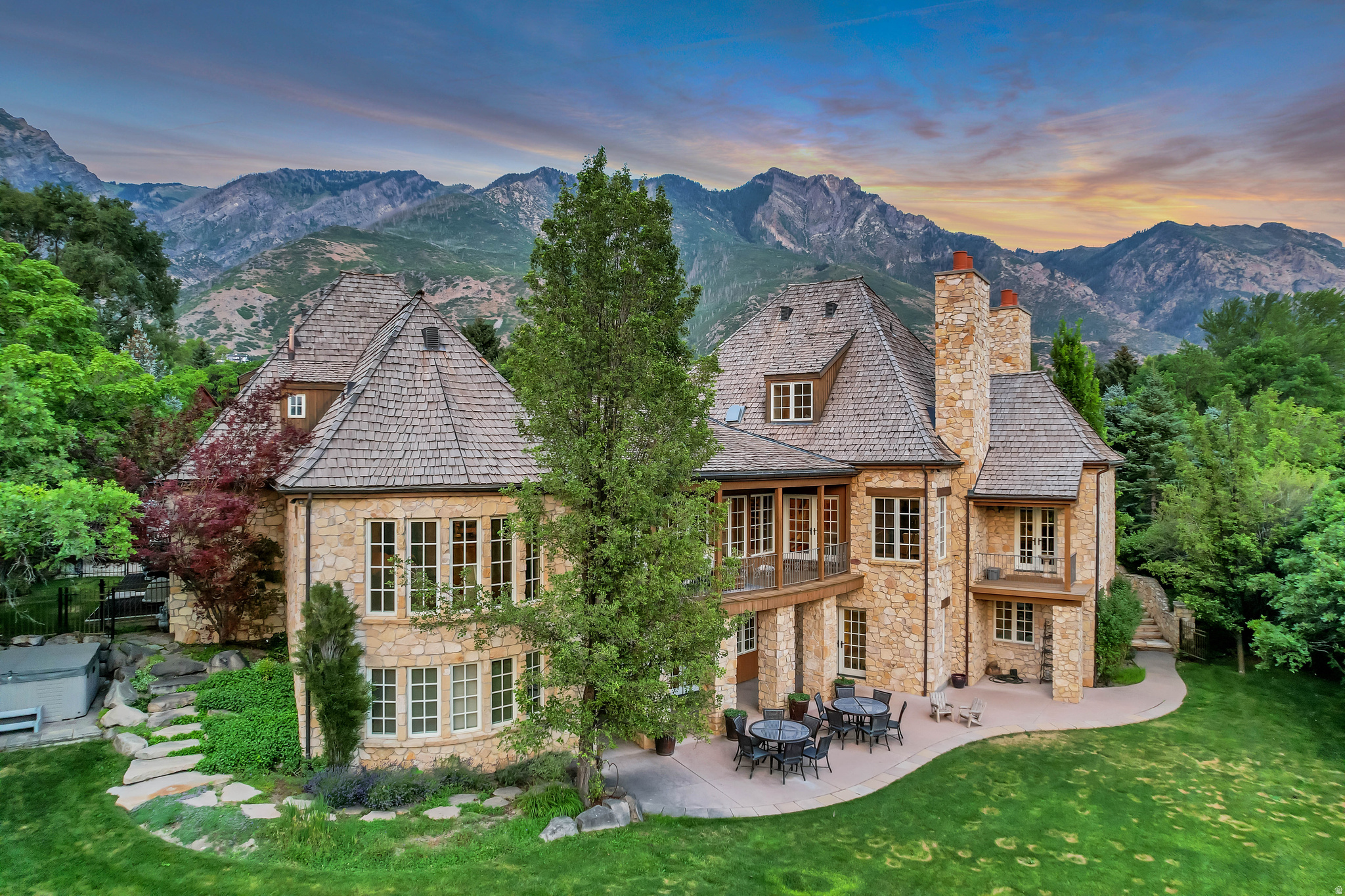 ALPINE ESTATES - Residential