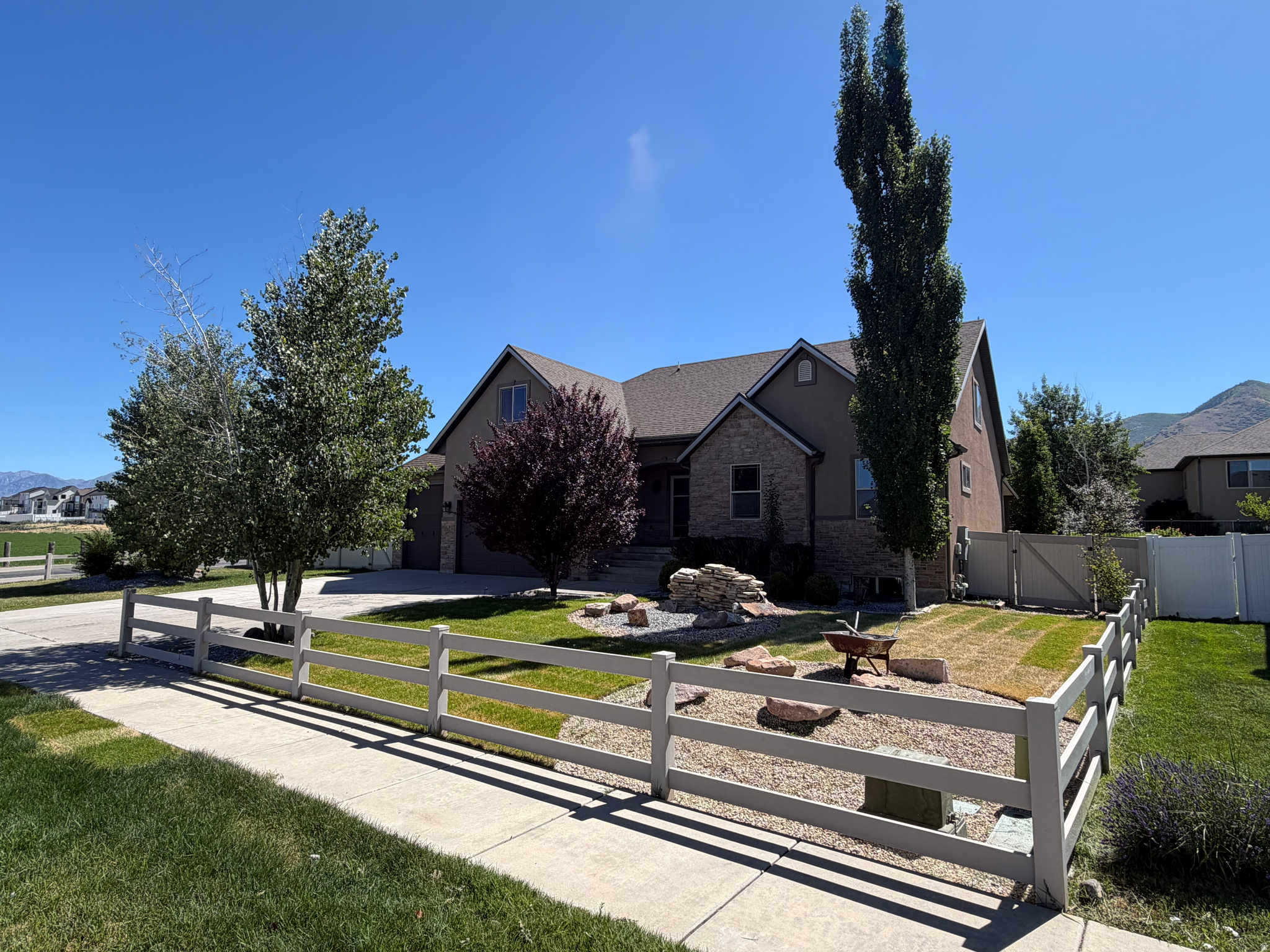 RANCH MEADOWS - Residential