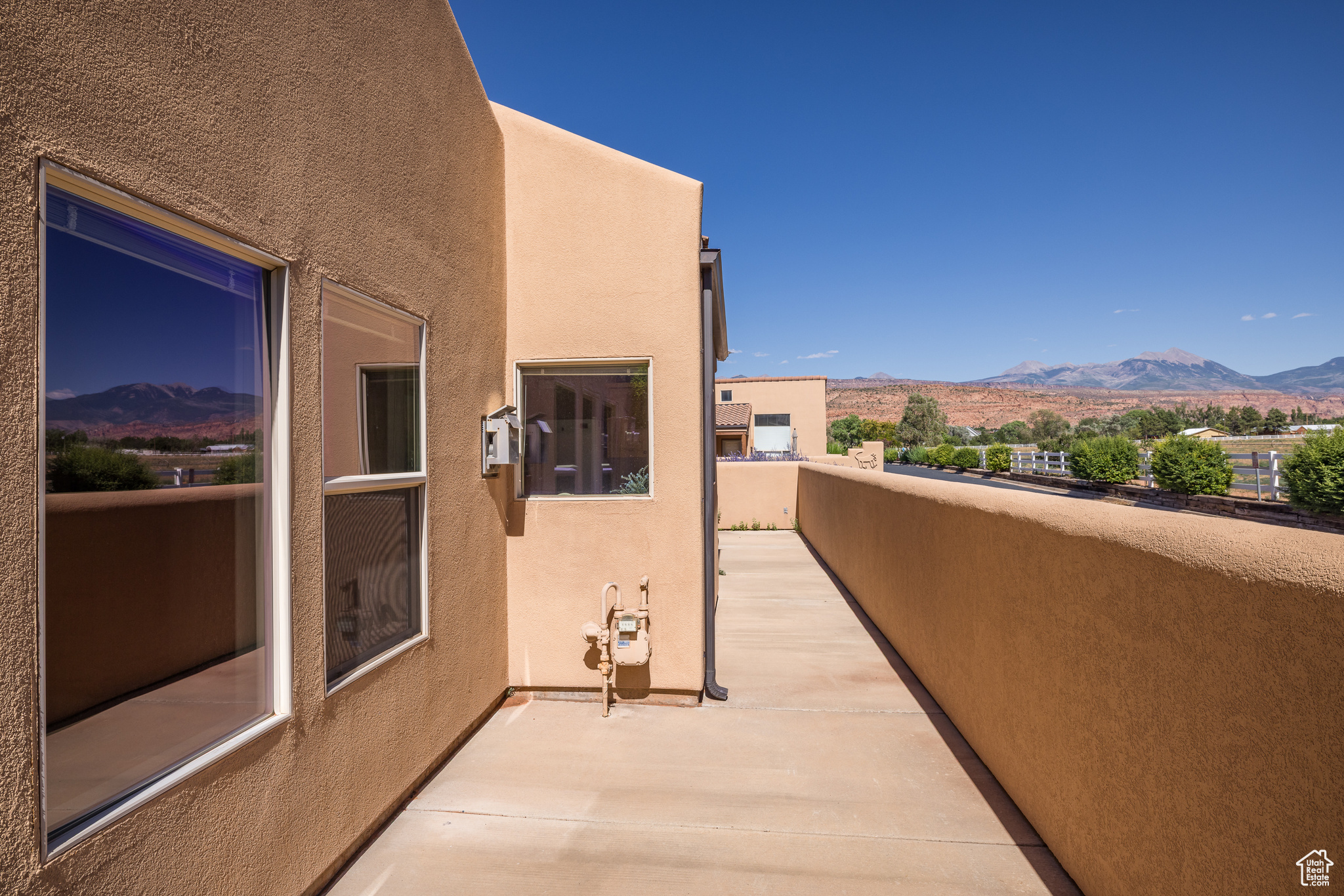 RIM VILLAGE TONWHOMES - Residential