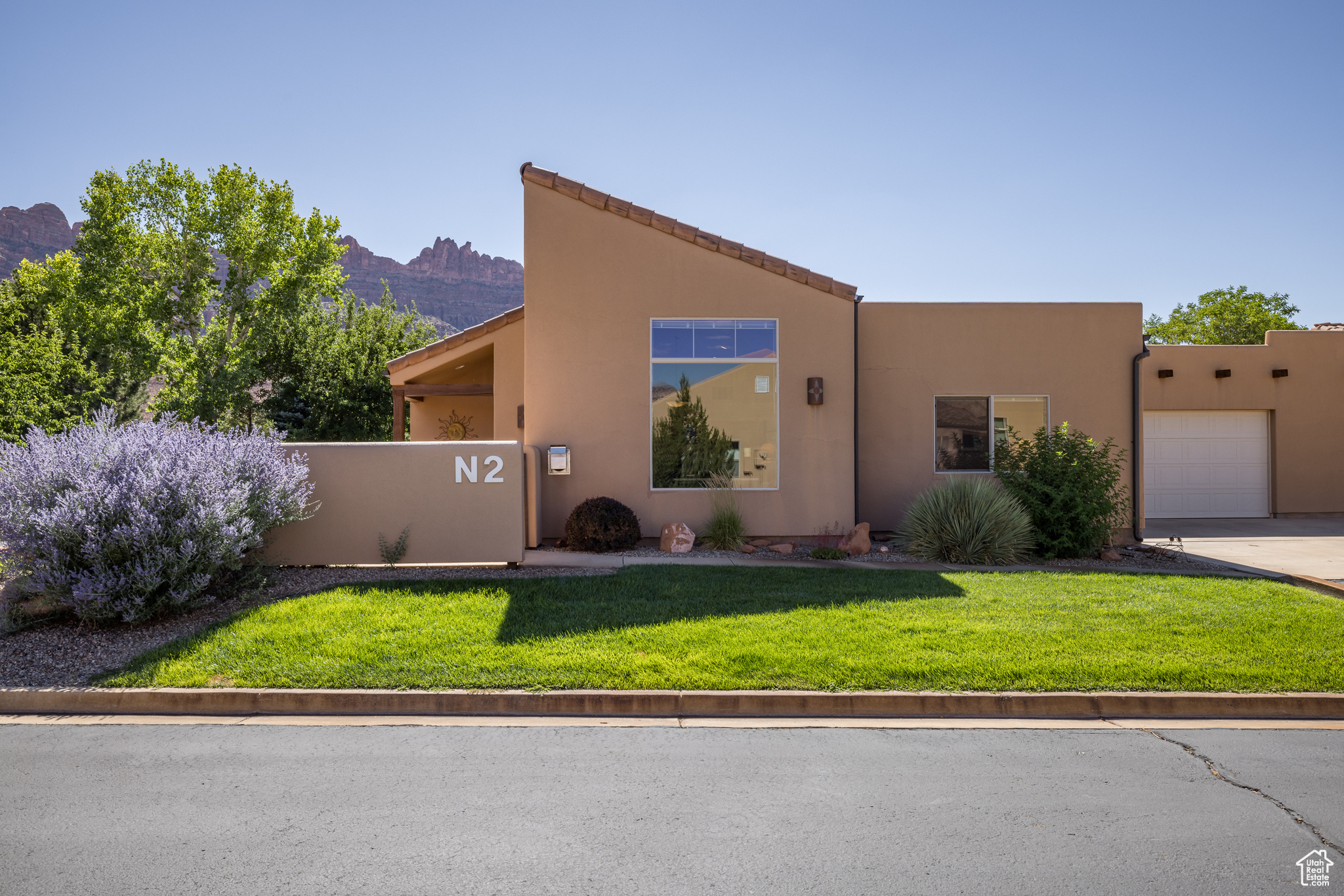 RIM VILLAGE TONWHOMES - Residential