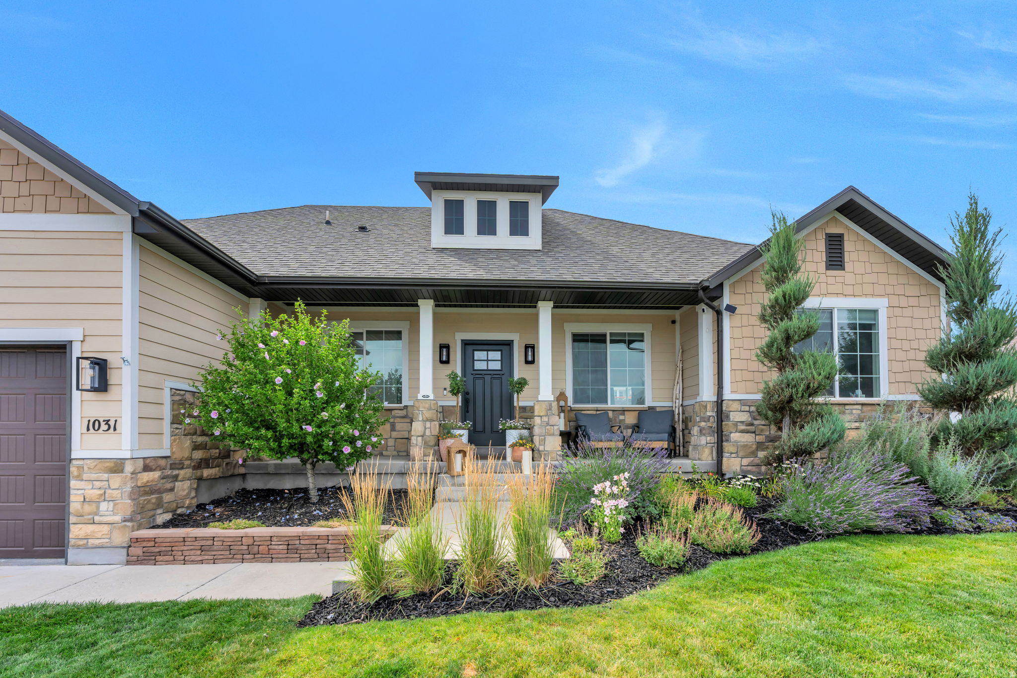 MOUNT LOAFER VIEW - Residential