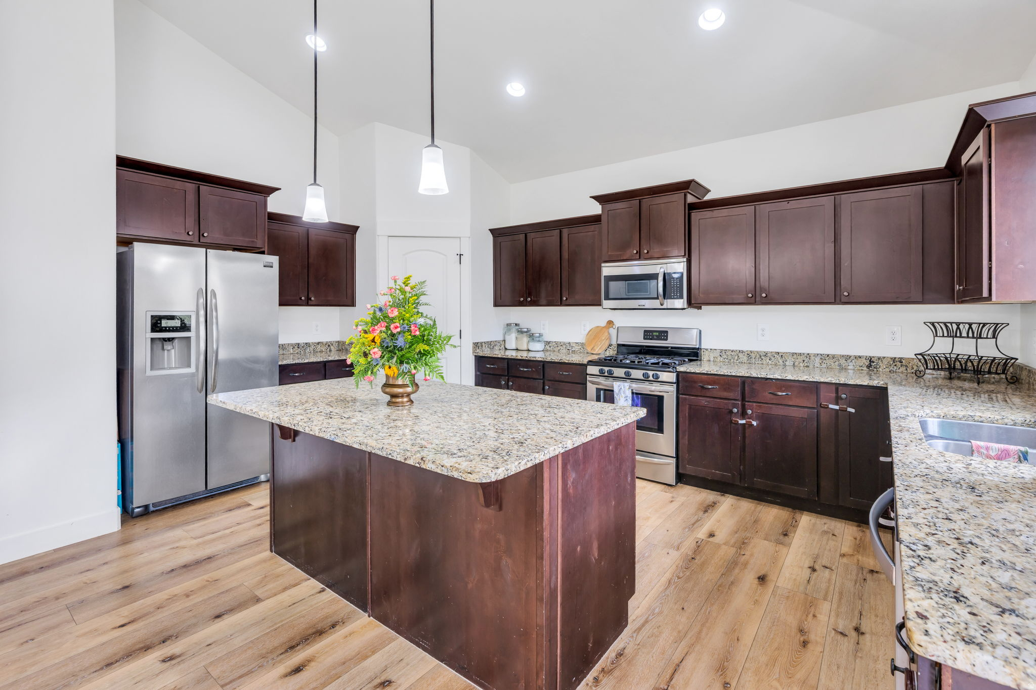 MOUNT LOAFER VIEW - Residential