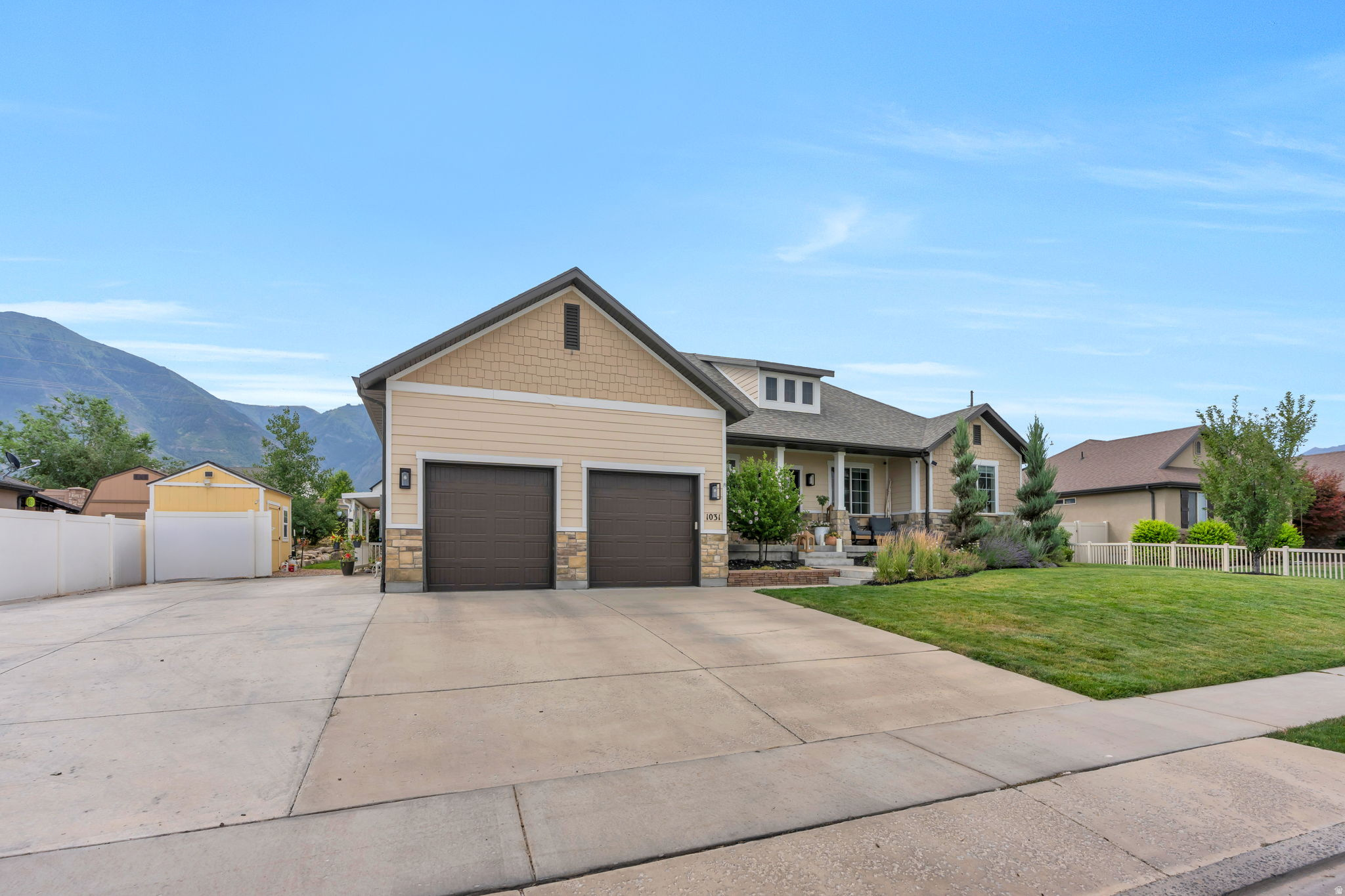 MOUNT LOAFER VIEW - Residential