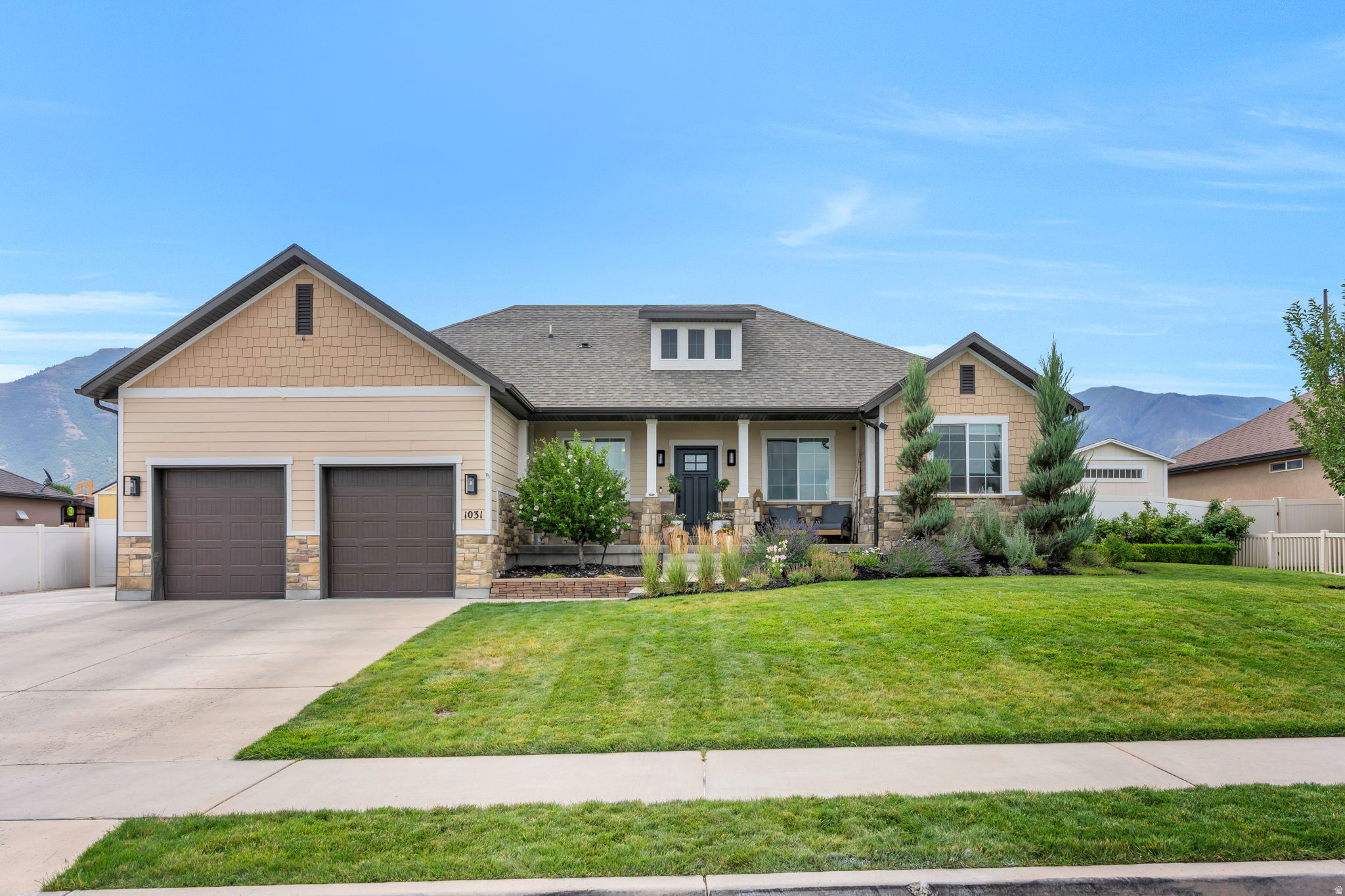 MOUNT LOAFER VIEW - Residential