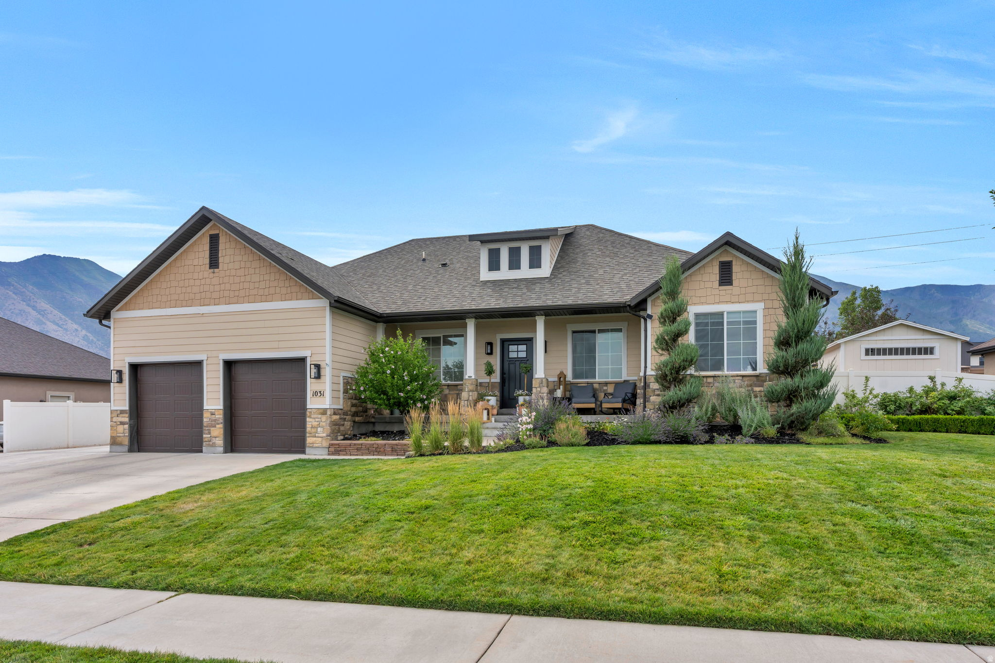 MOUNT LOAFER VIEW - Residential