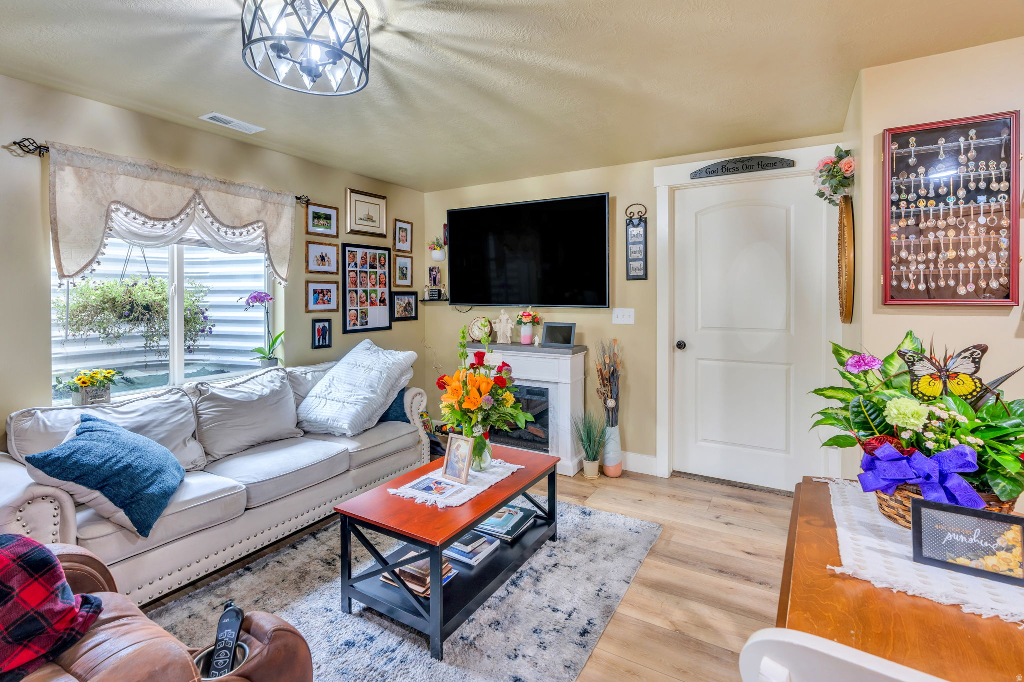 MOUNT LOAFER VIEW - Residential