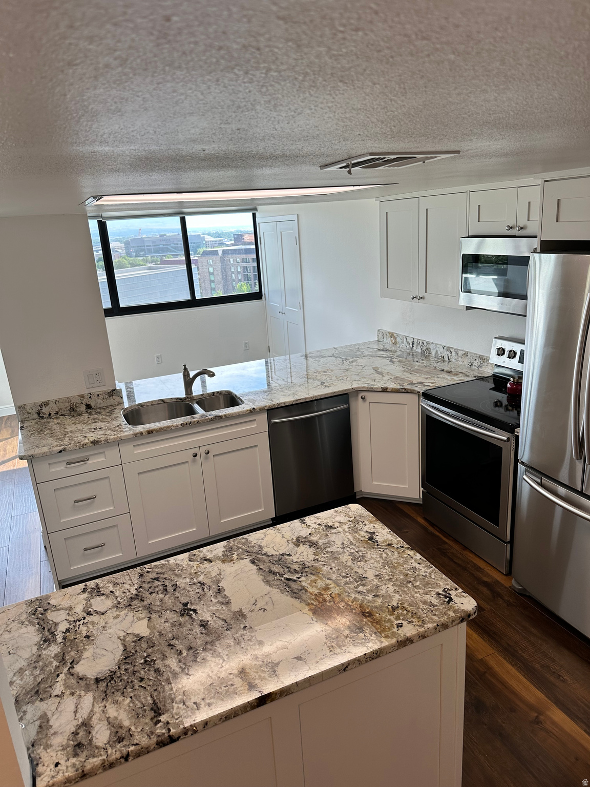 ZION SUMMIT - Residential