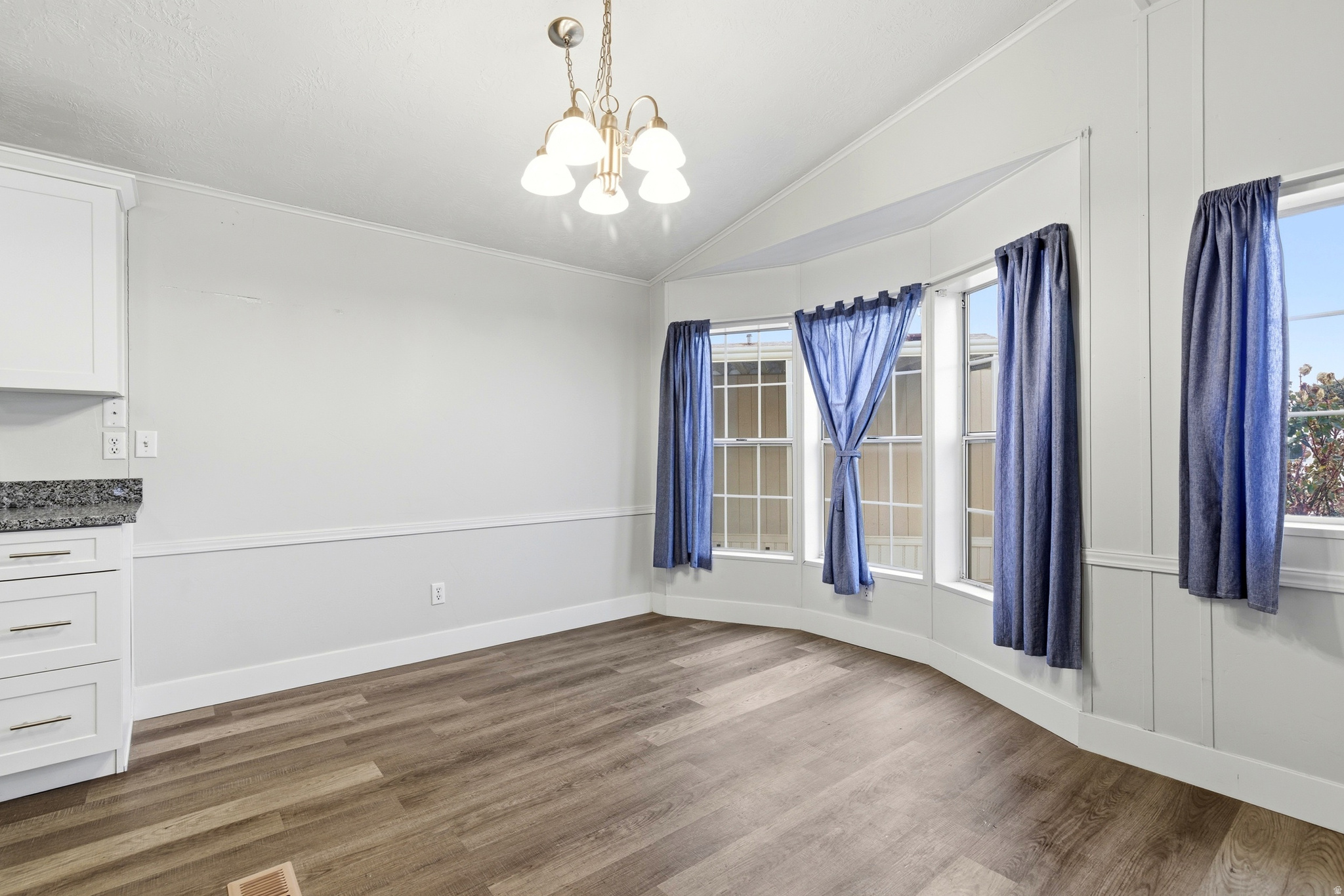 APPLEWOOD - Residential