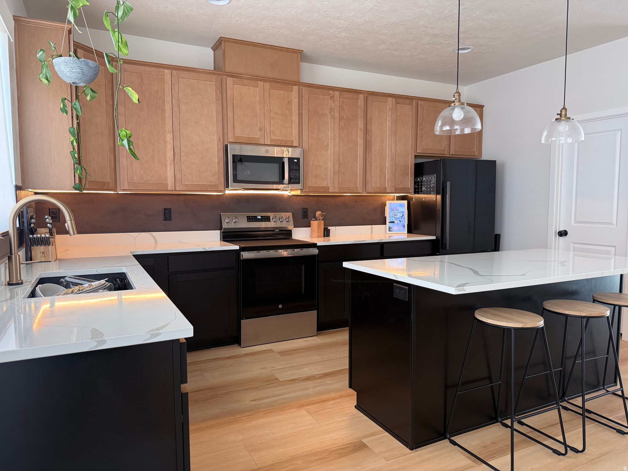 MEADOWBROOK - Residential