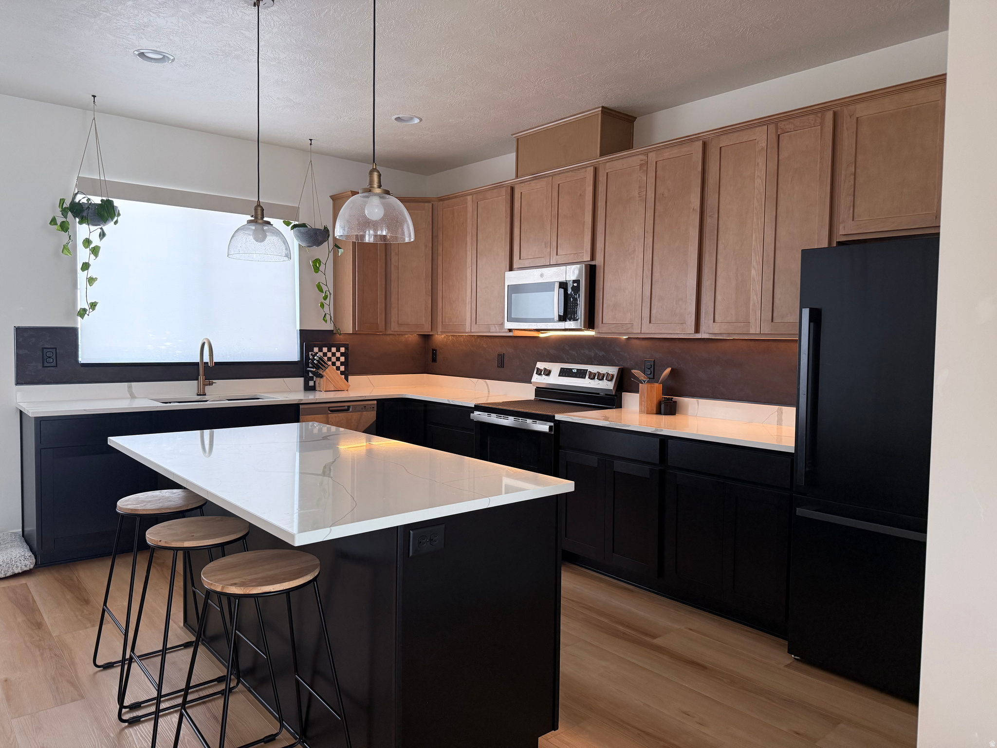 MEADOWBROOK - Residential