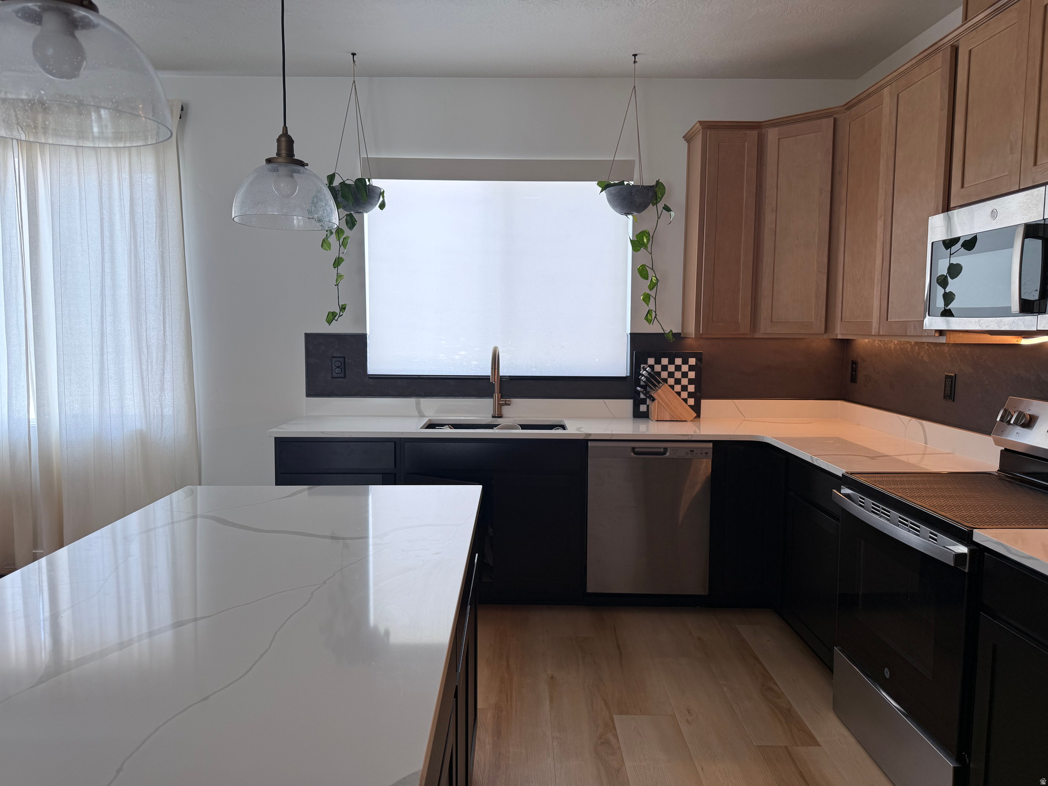 MEADOWBROOK - Residential
