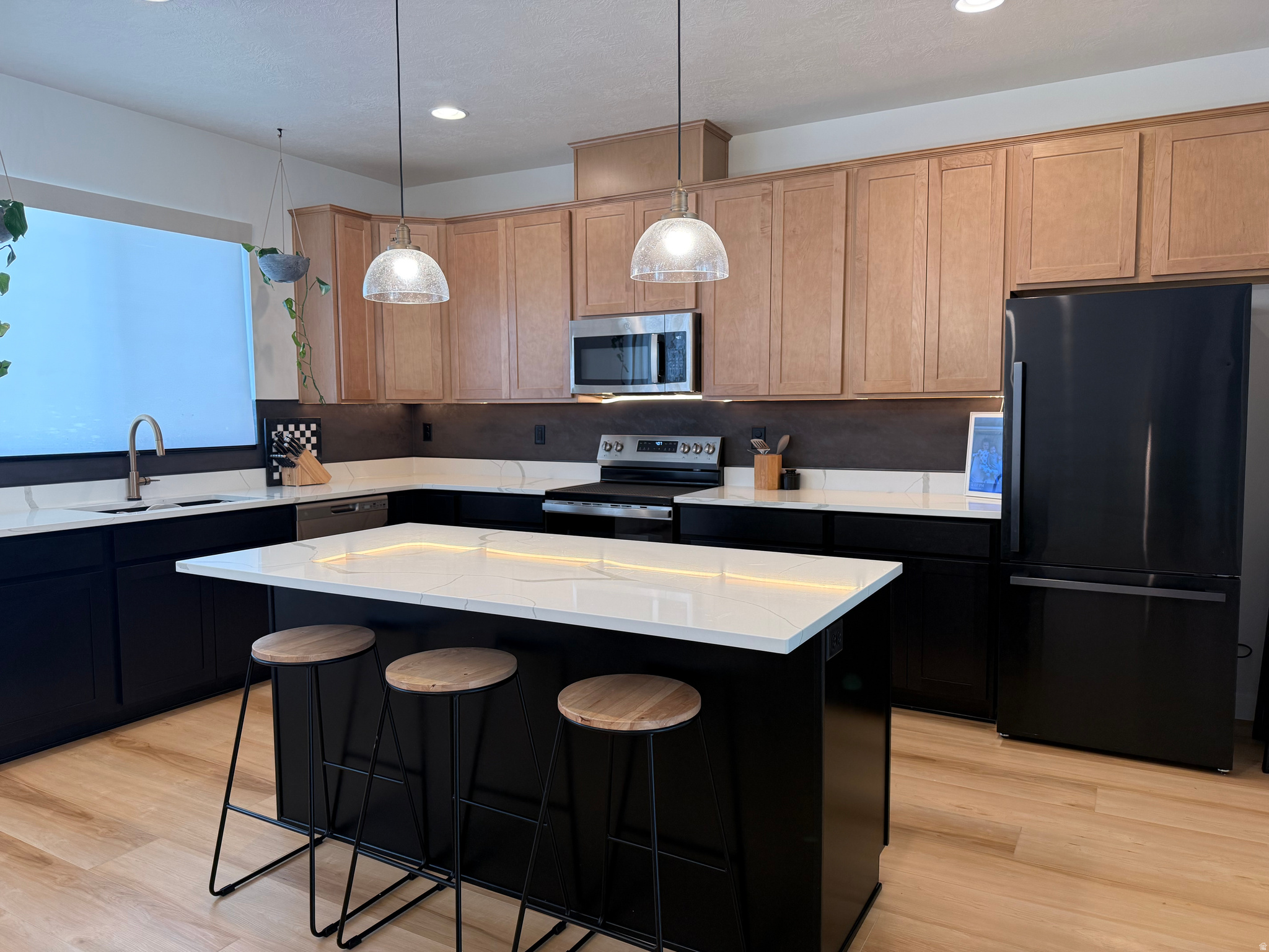 MEADOWBROOK - Residential