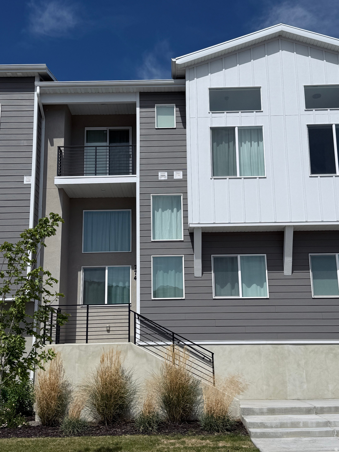 MEADOWBROOK - Residential