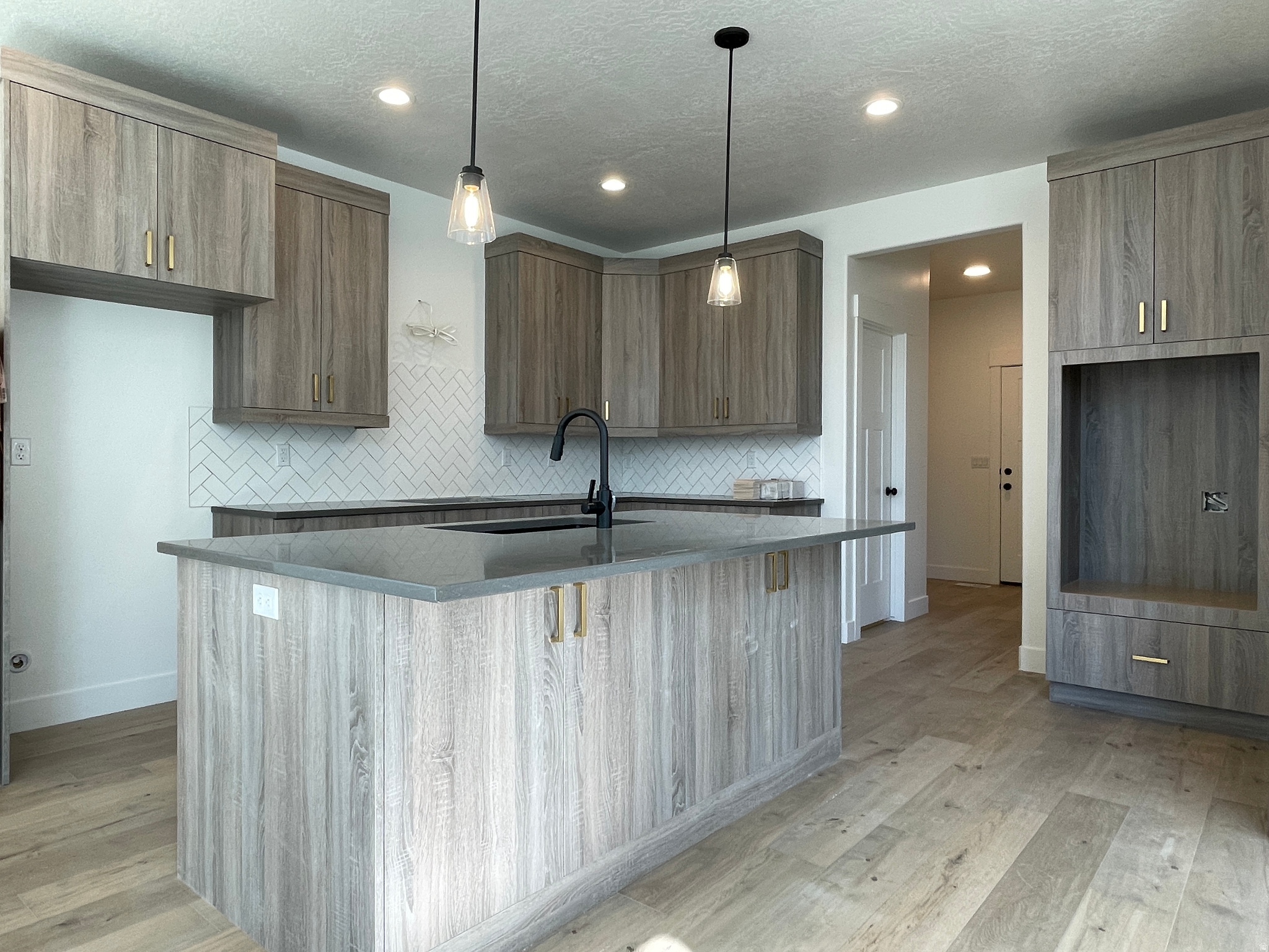 MOUNTAIN RIDGE - Residential