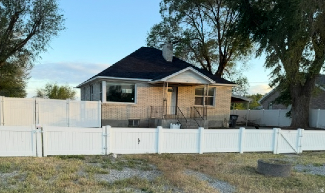 Cute house with 4 bedrooms and 2 baths. Walkout basment, large yard, great location. Equal housing opportunity. Easy to show and see this home. $100 down payment program available for FHA qualified buyers.