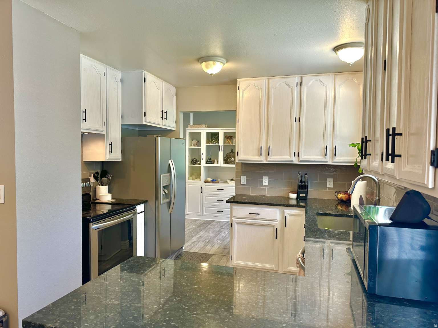 RAINTREE VILLAGE - Residential