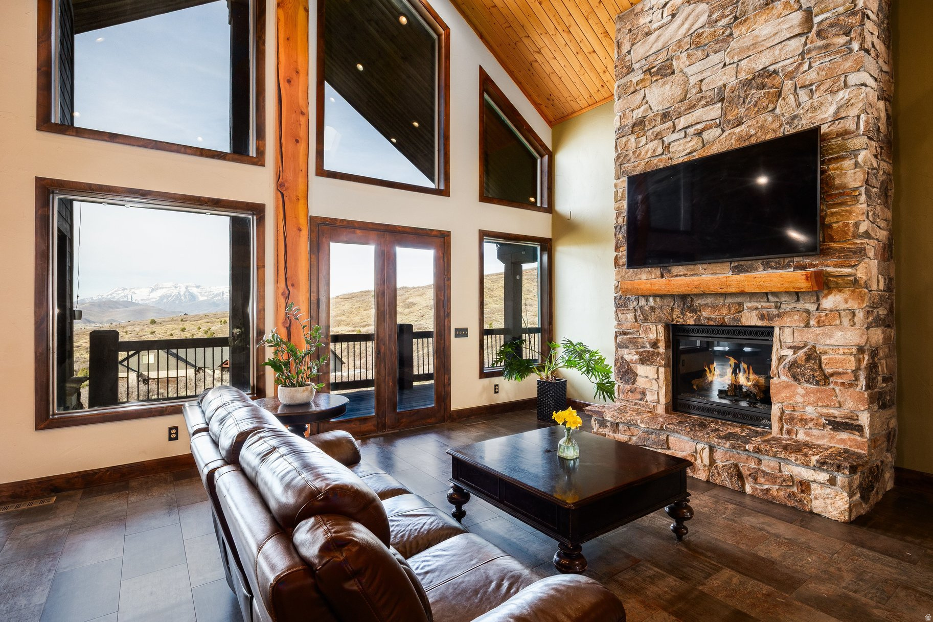 BIG POLE ESTATES - Residential