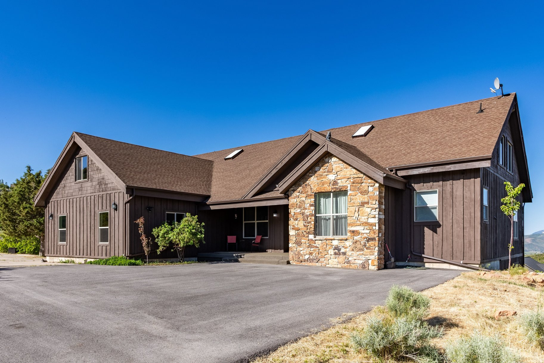BIG POLE ESTATES - Residential