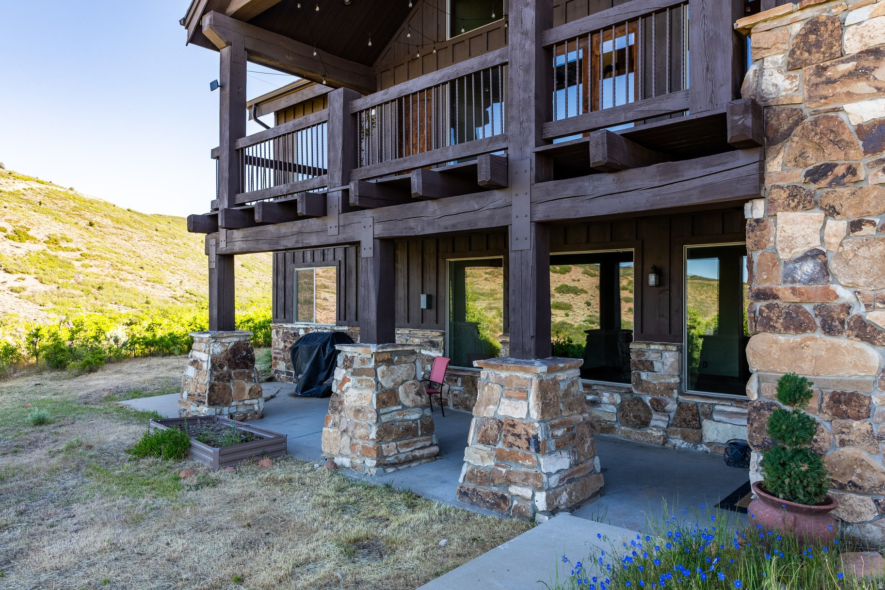 BIG POLE ESTATES - Residential