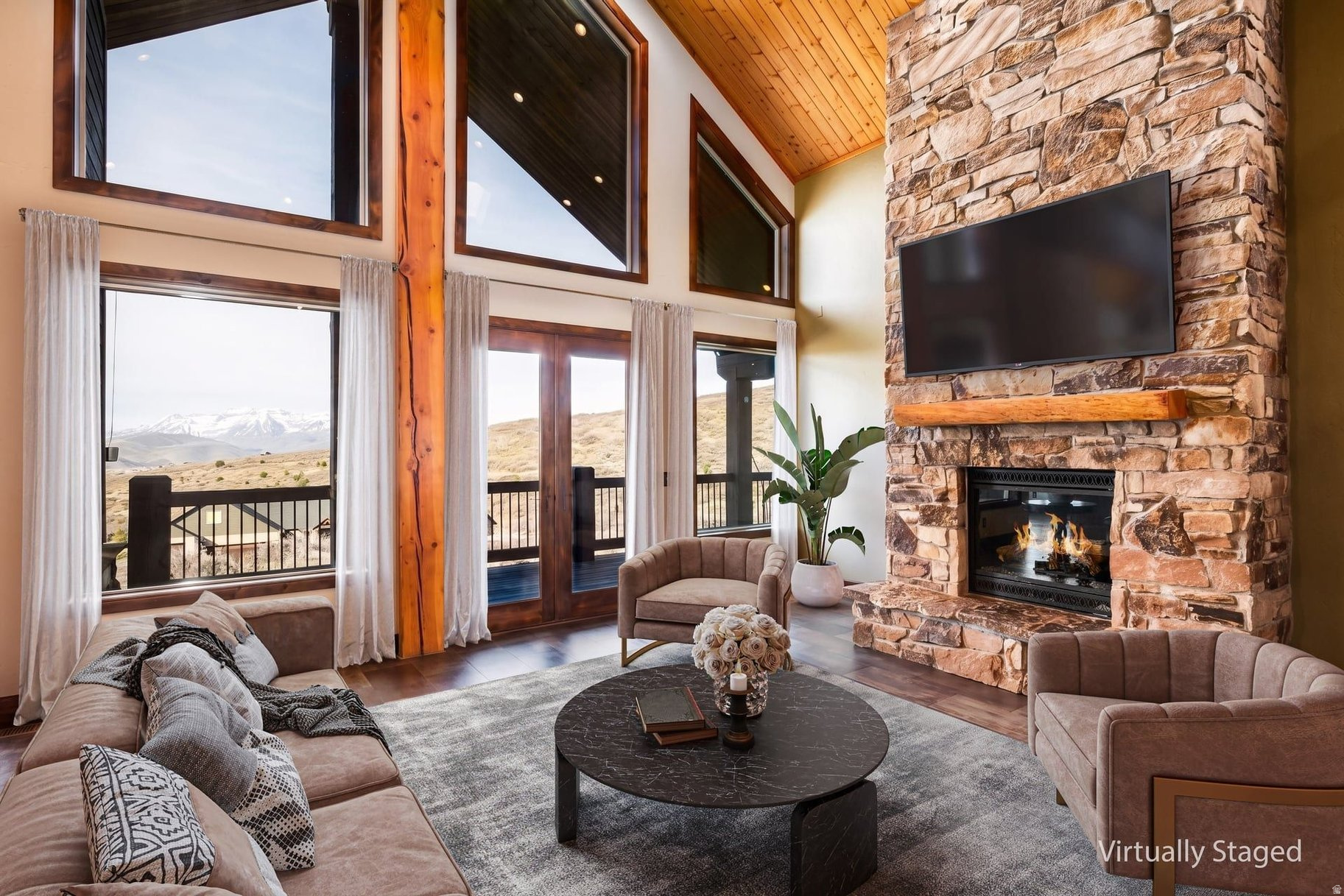 BIG POLE ESTATES - Residential