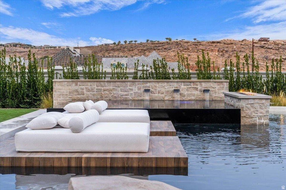 GROVE - Residential