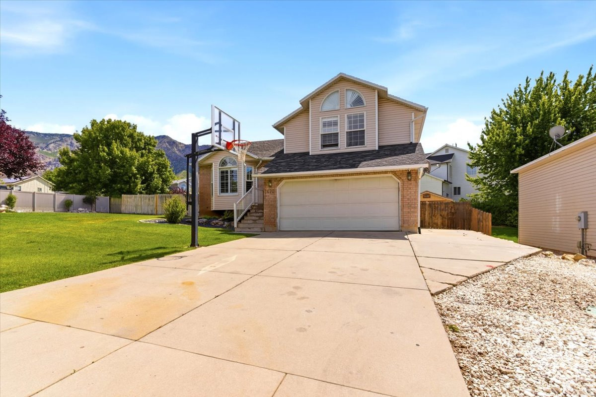 WARREN ACRES - Residential