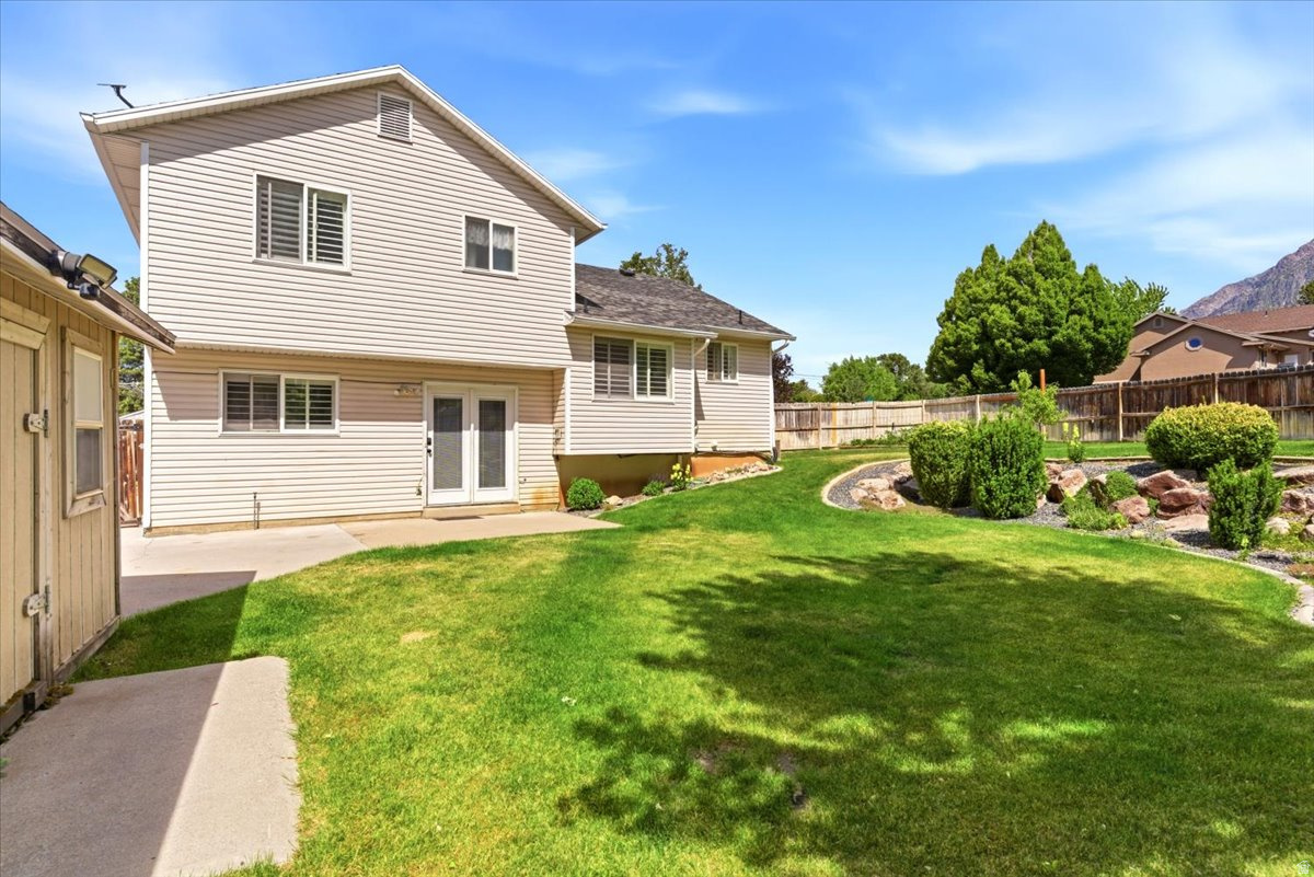 WARREN ACRES - Residential