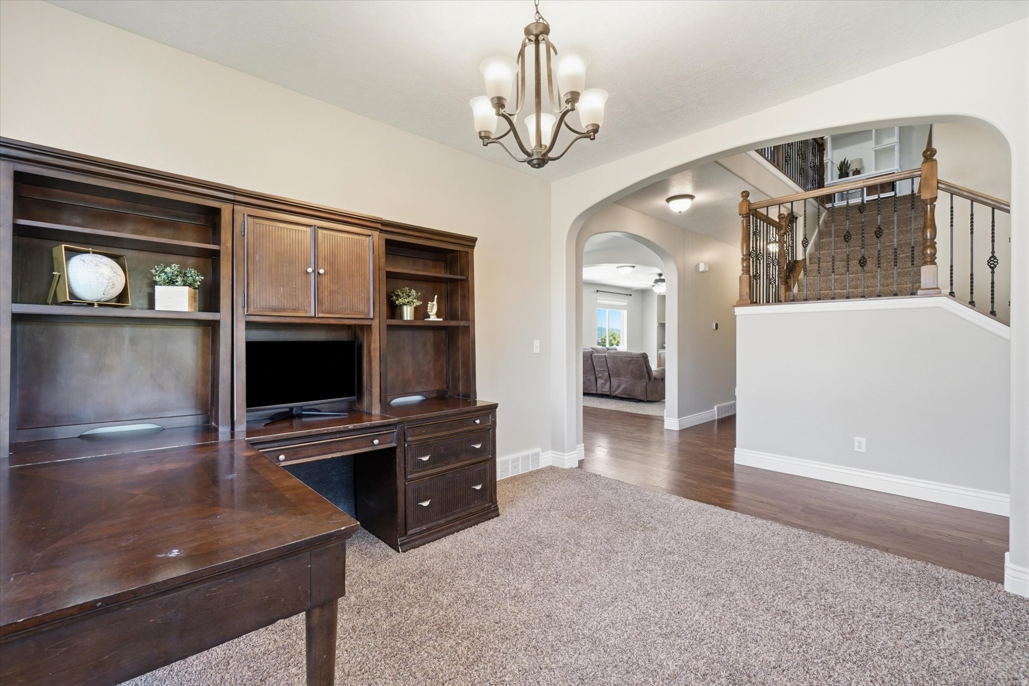 SUNSET EQUESTRIAN ES - Residential