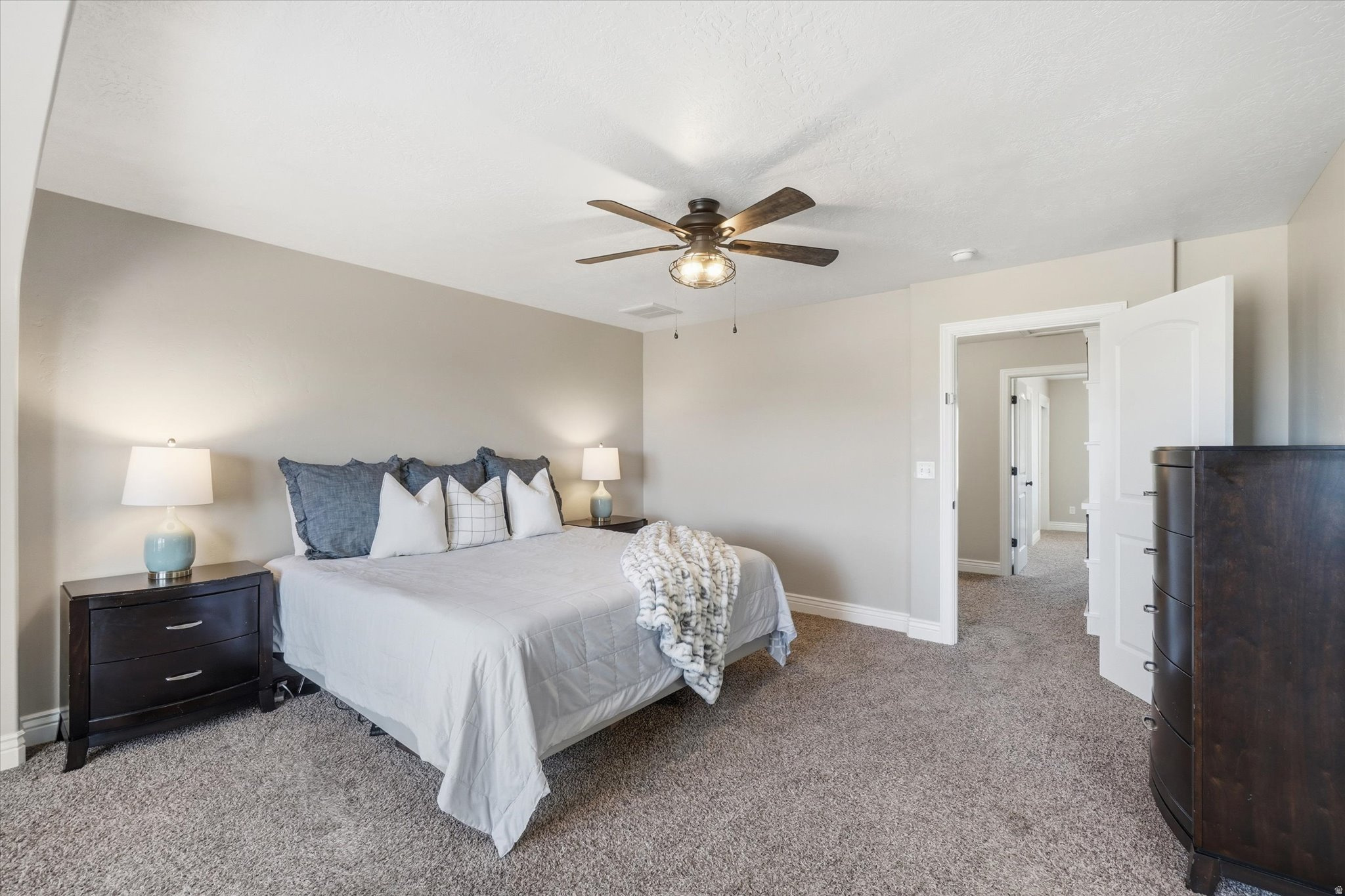 SUNSET EQUESTRIAN ES - Residential