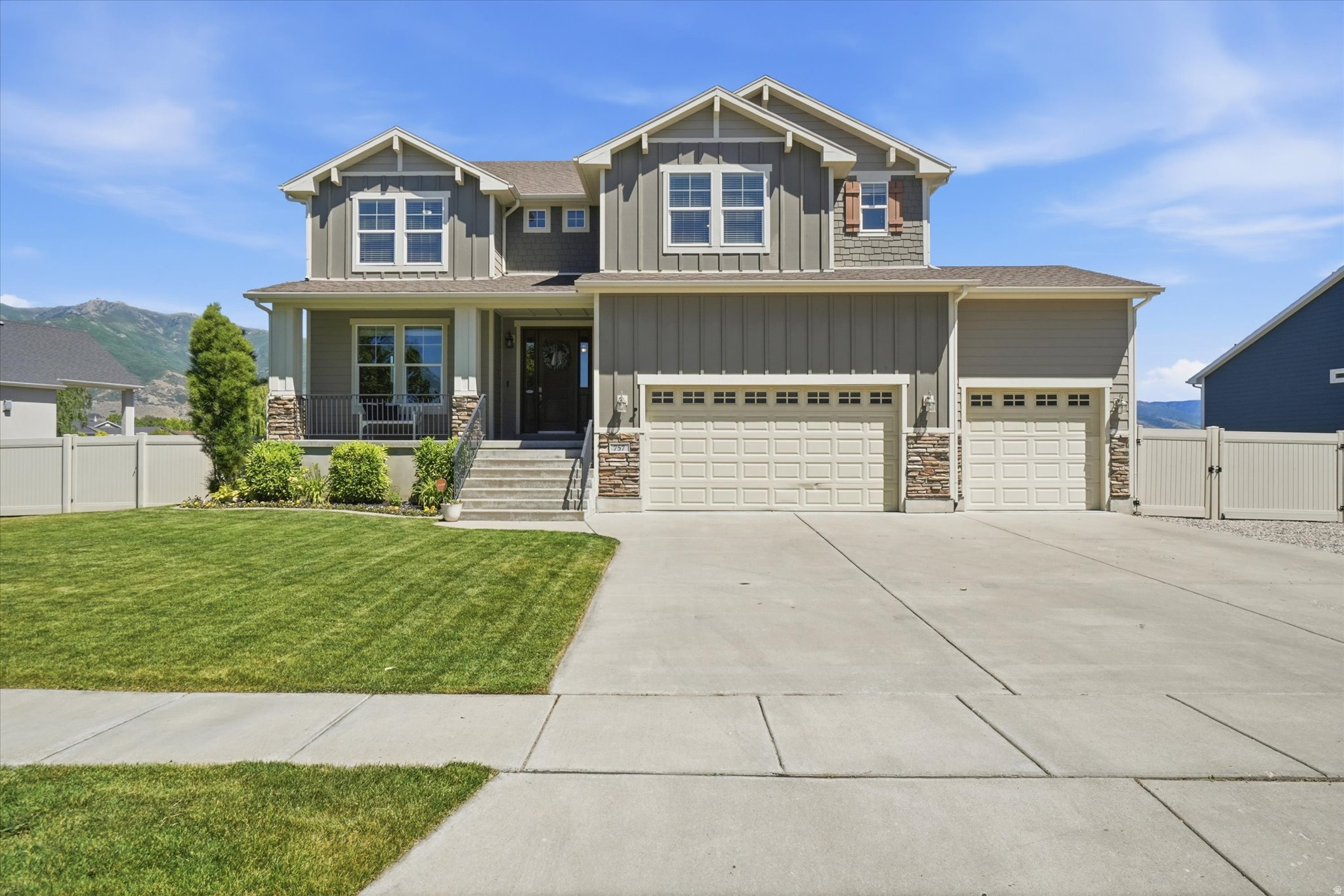 SUNSET EQUESTRIAN ES - Residential
