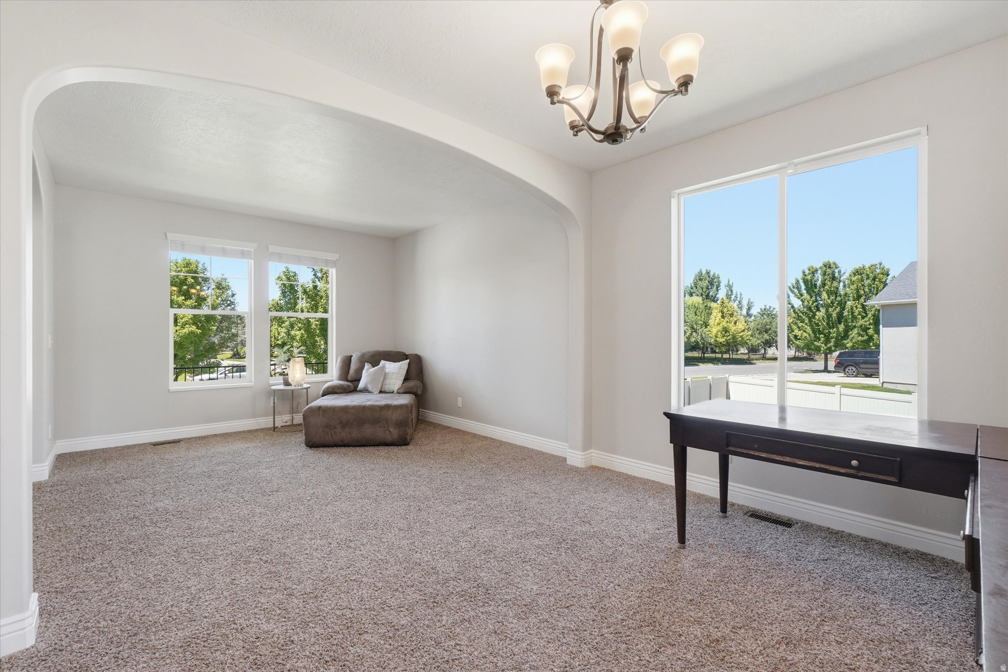 SUNSET EQUESTRIAN ES - Residential