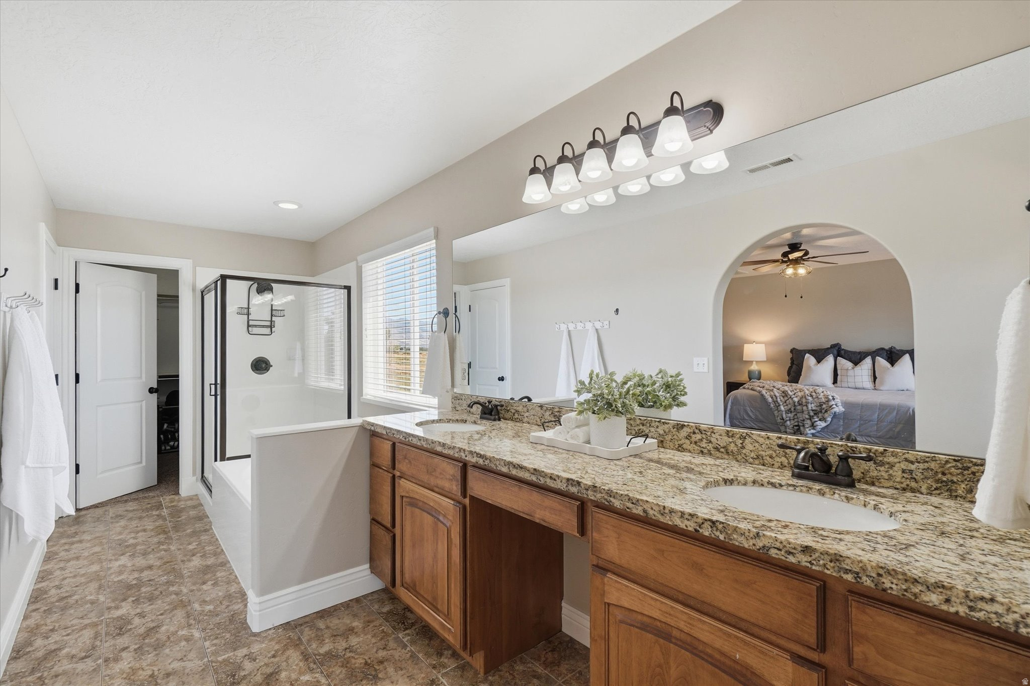 SUNSET EQUESTRIAN ES - Residential