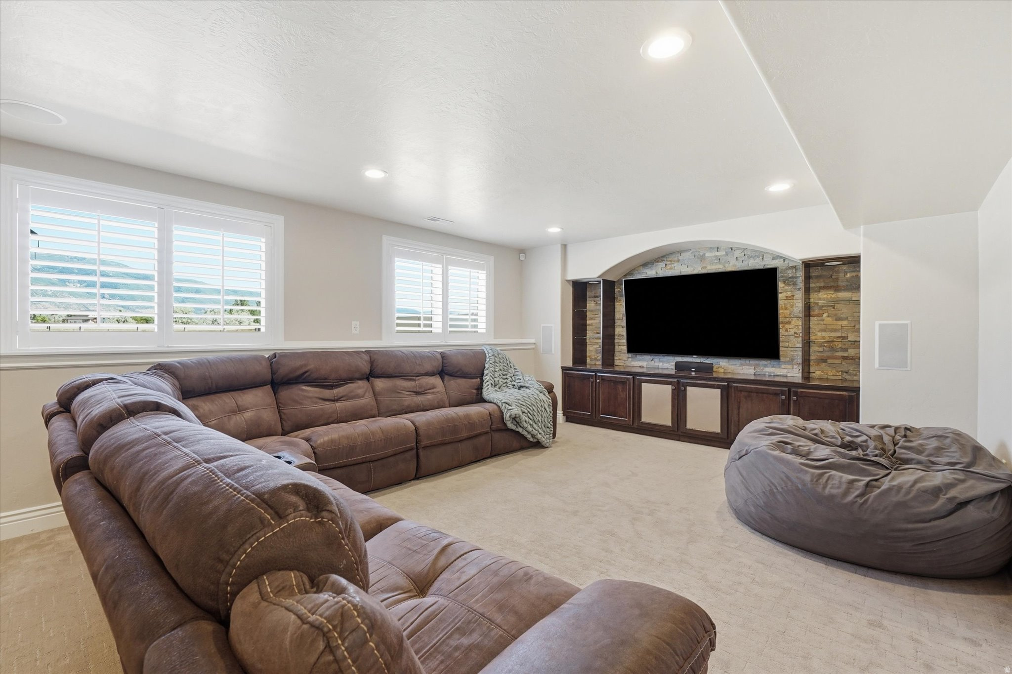 SUNSET EQUESTRIAN ES - Residential