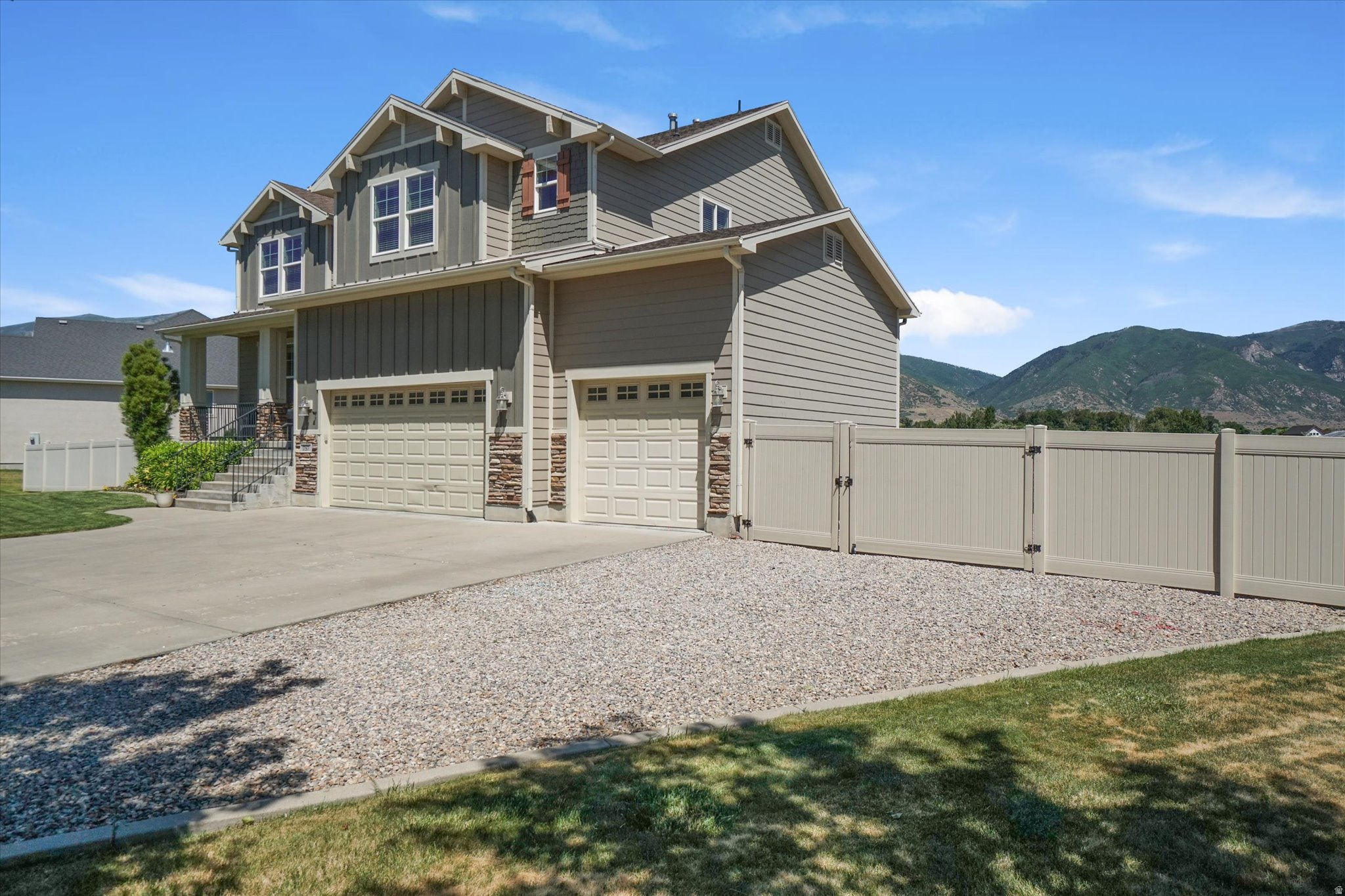 SUNSET EQUESTRIAN ES - Residential