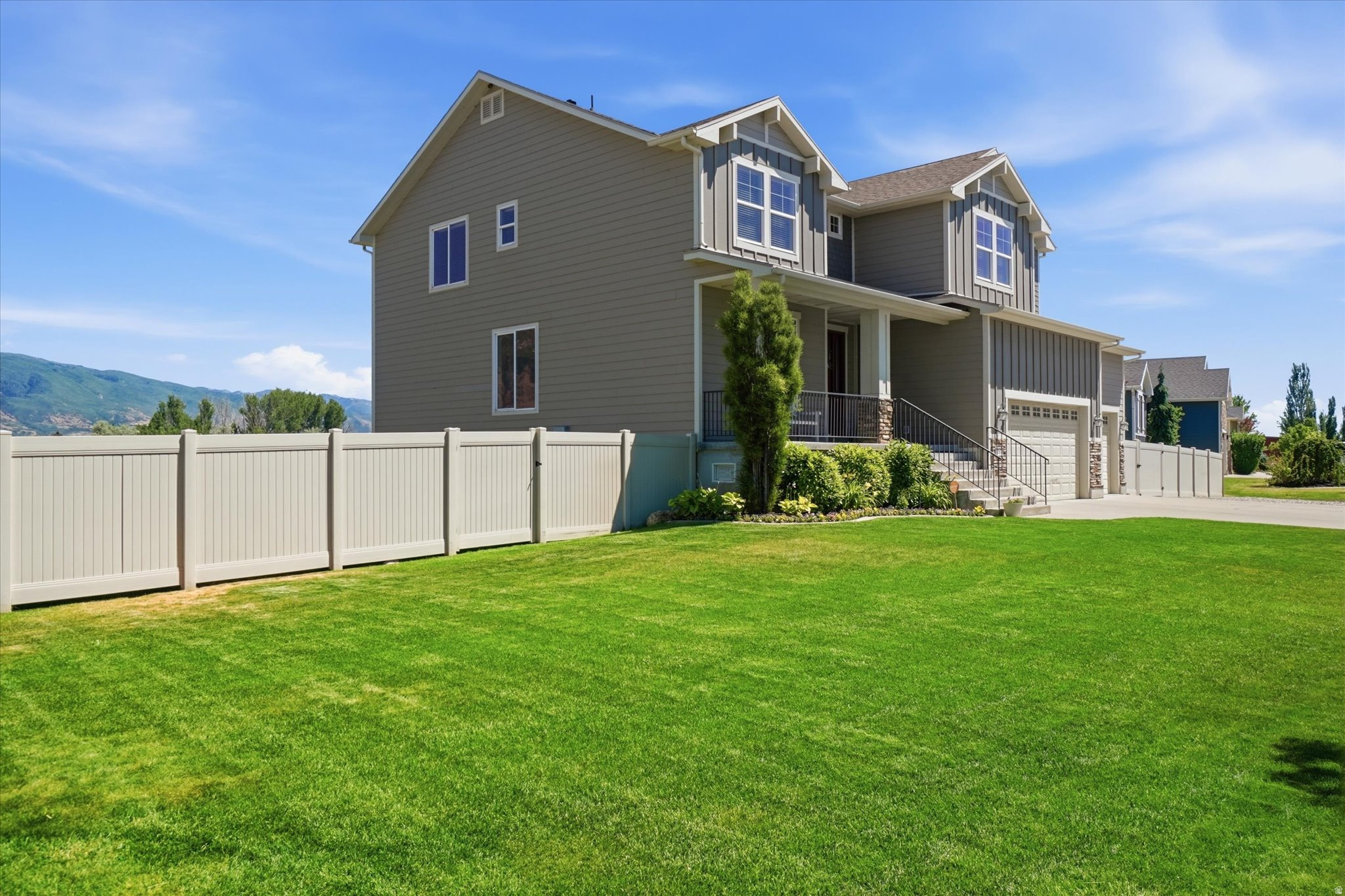SUNSET EQUESTRIAN ES - Residential