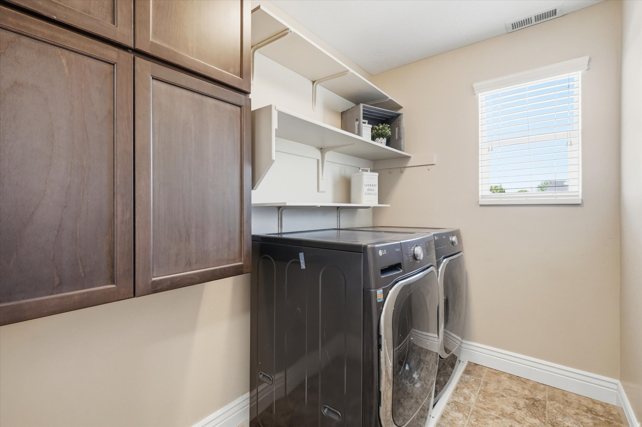 SUNSET EQUESTRIAN ES - Residential