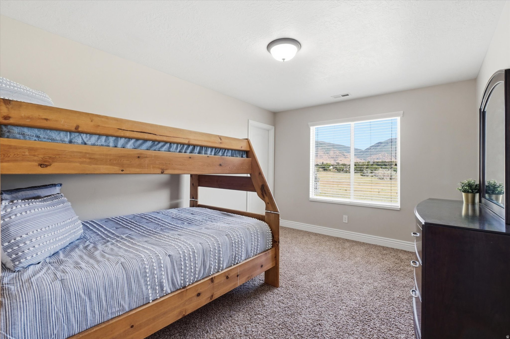 SUNSET EQUESTRIAN ES - Residential