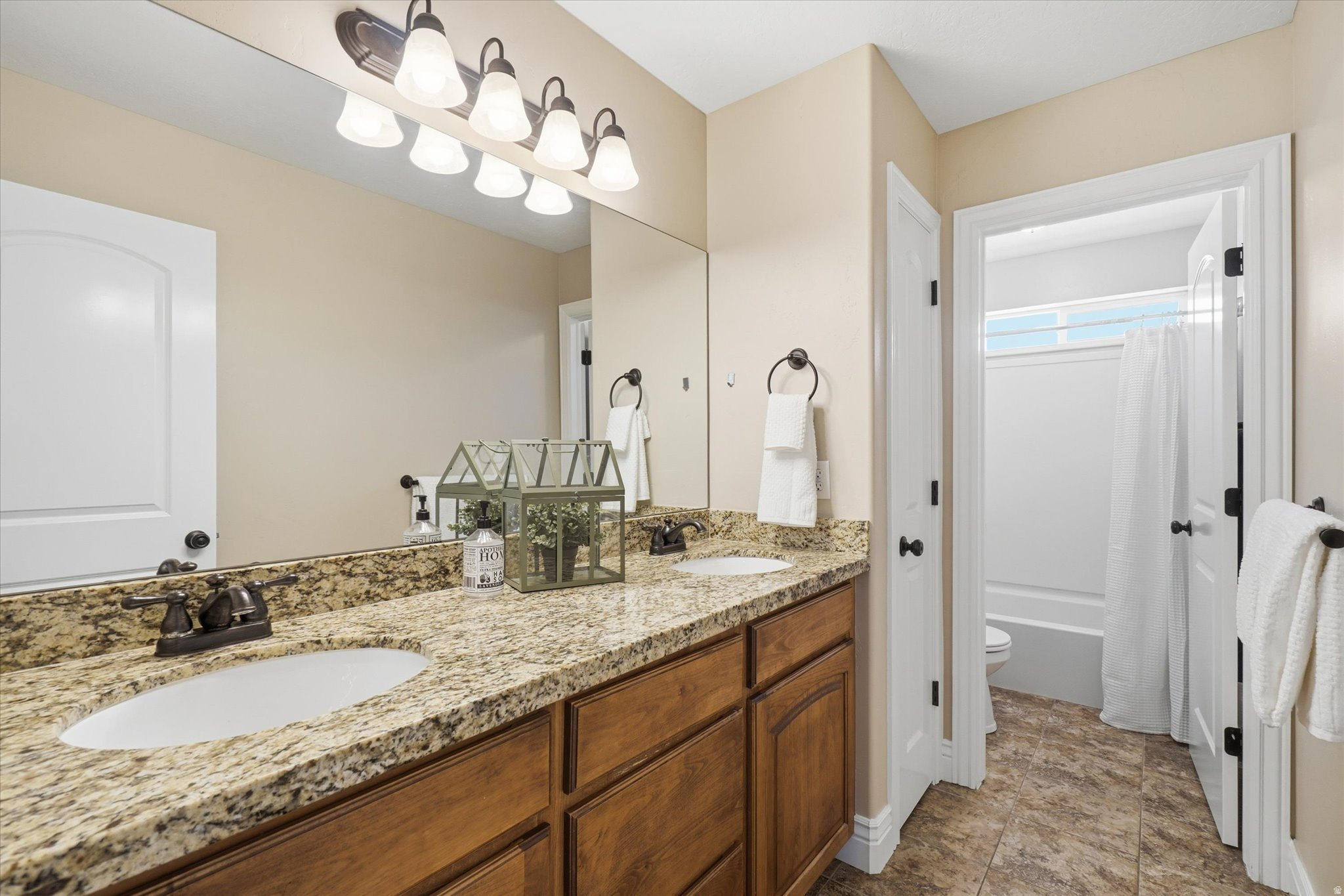 SUNSET EQUESTRIAN ES - Residential