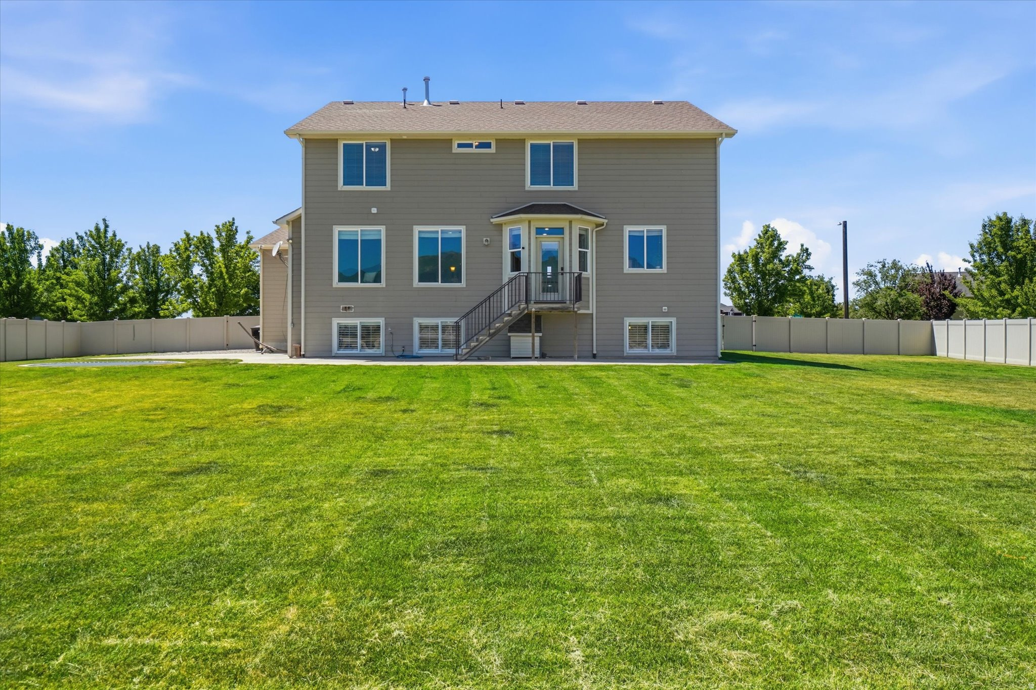 SUNSET EQUESTRIAN ES - Residential