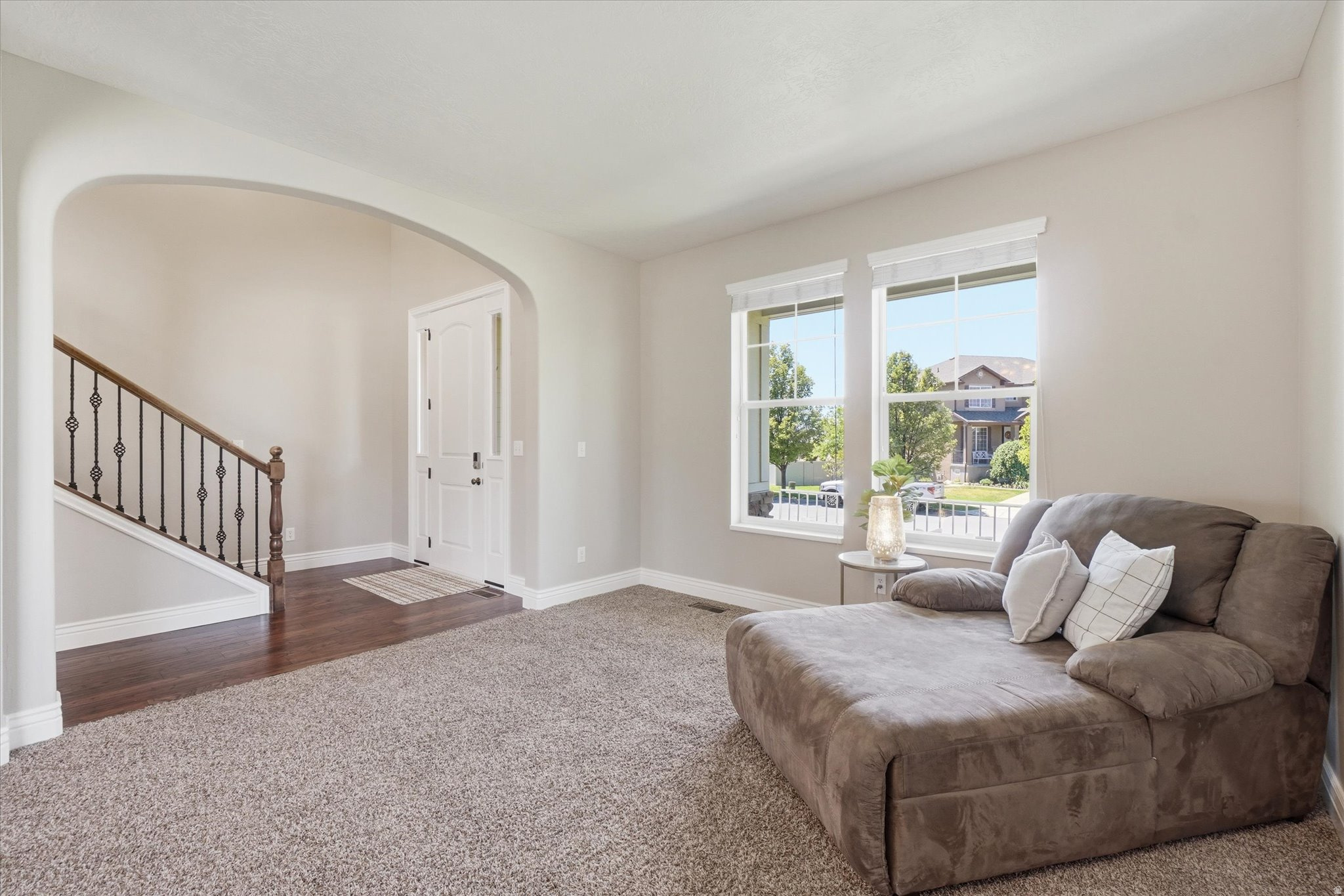 SUNSET EQUESTRIAN ES - Residential
