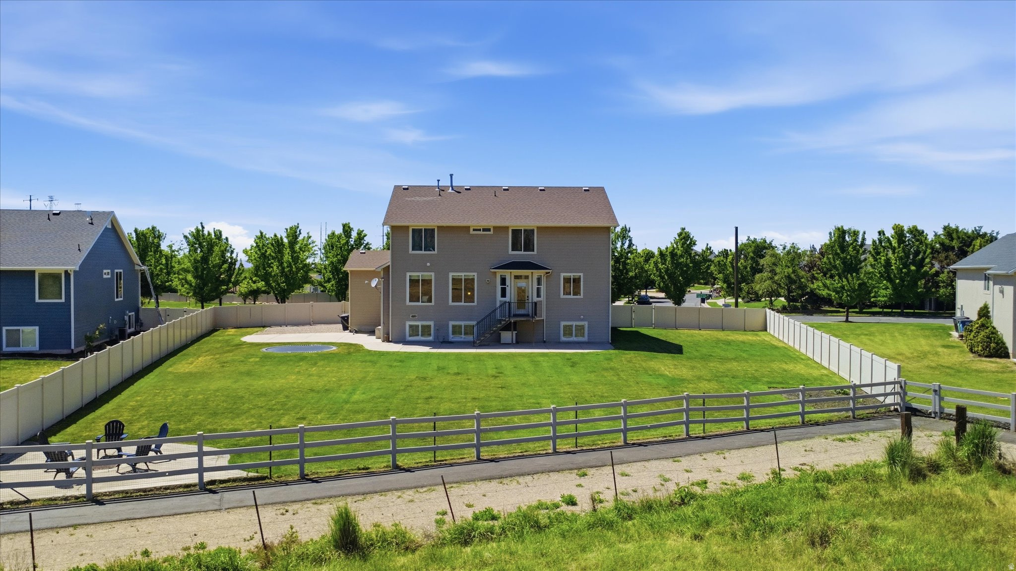 SUNSET EQUESTRIAN ES - Residential