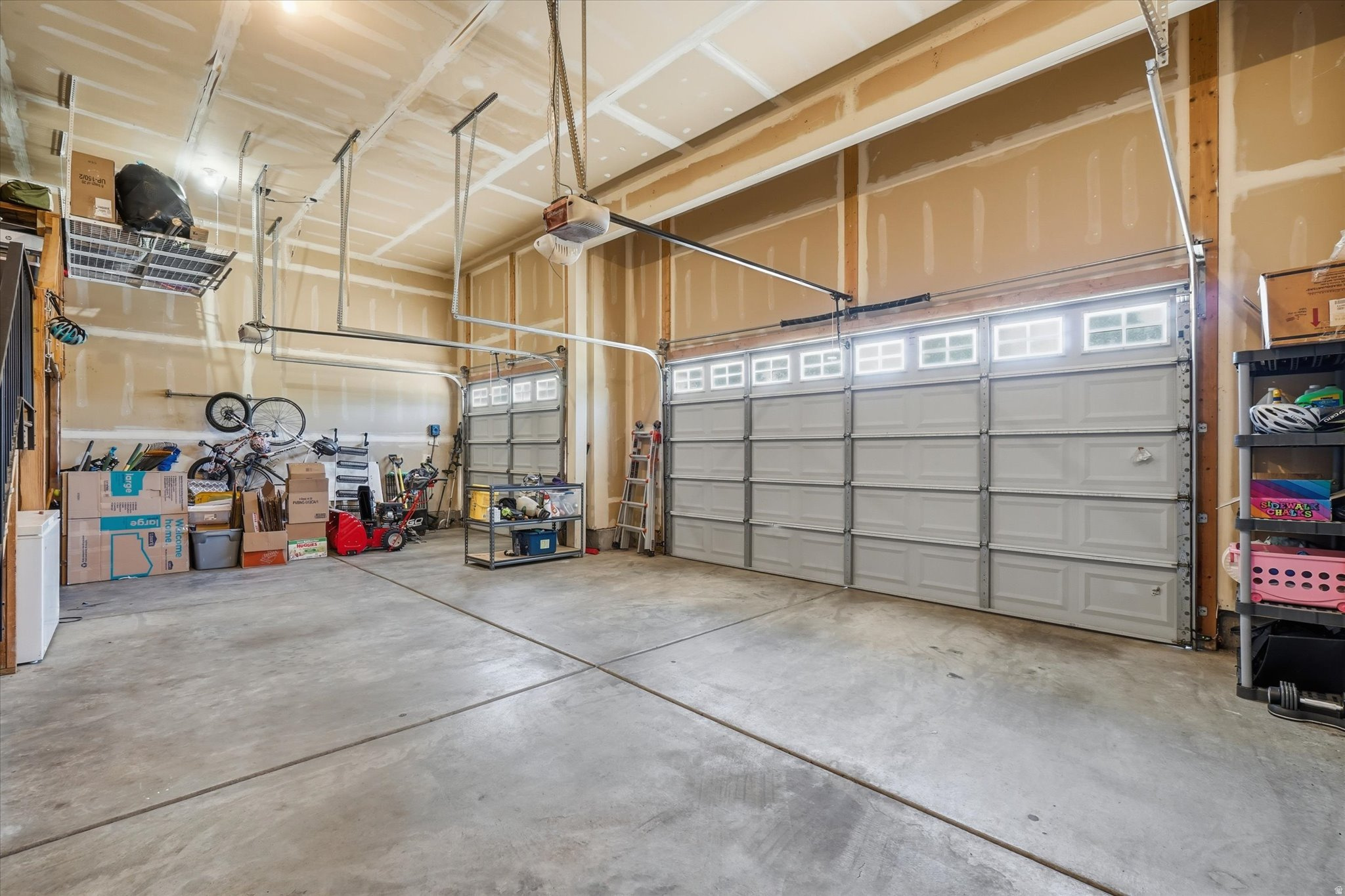 SUNSET EQUESTRIAN ES - Residential
