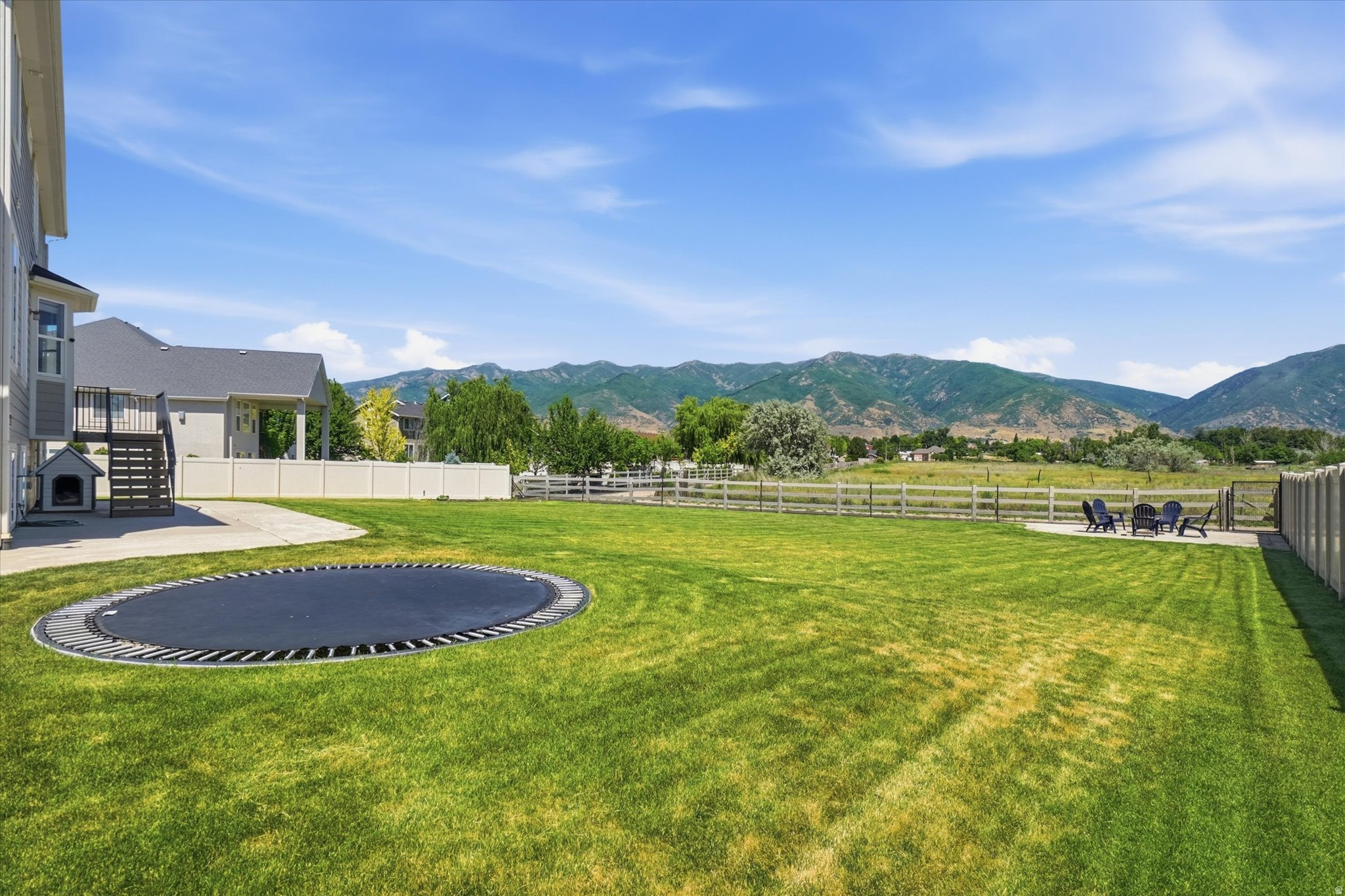 SUNSET EQUESTRIAN ES - Residential