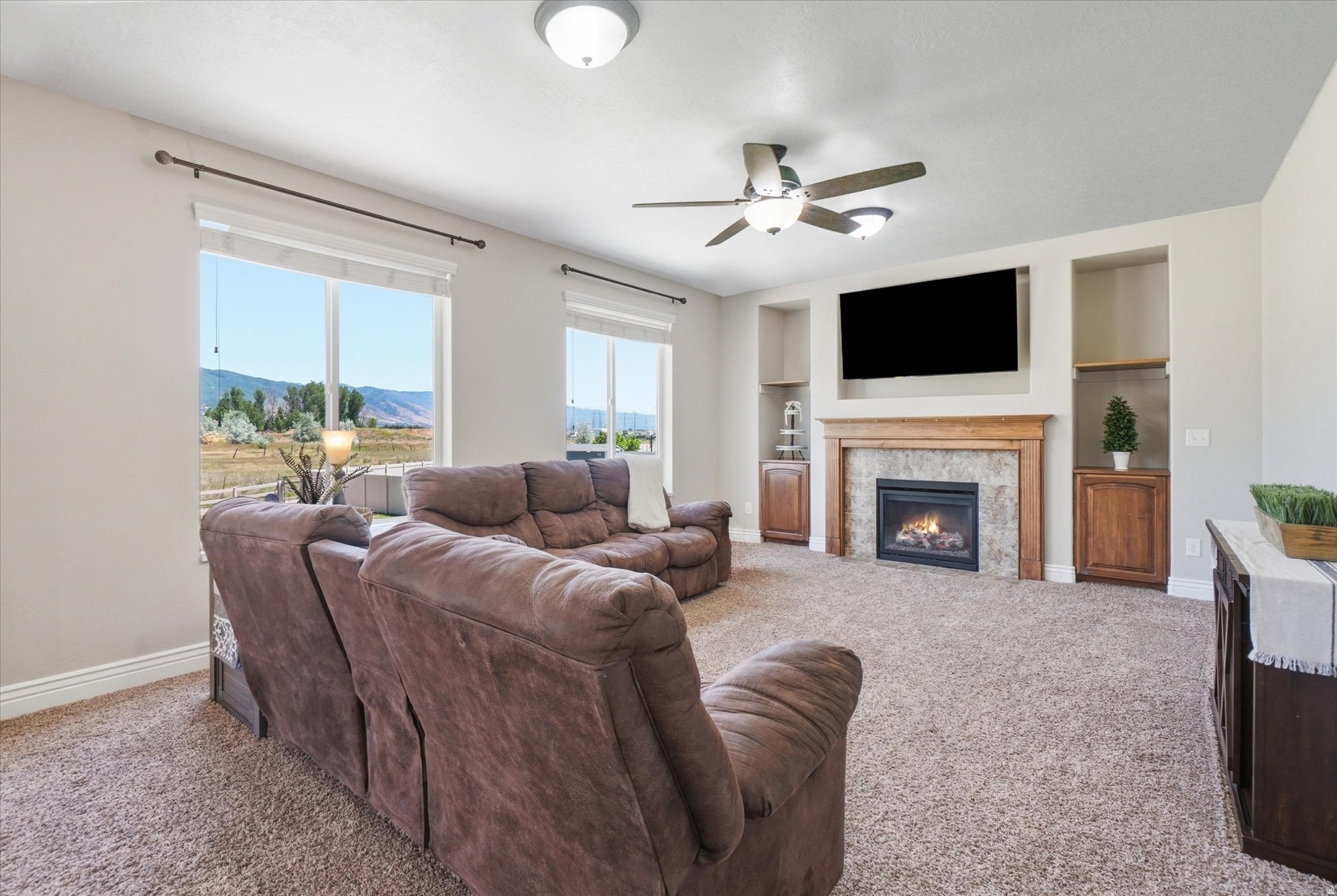 SUNSET EQUESTRIAN ES - Residential