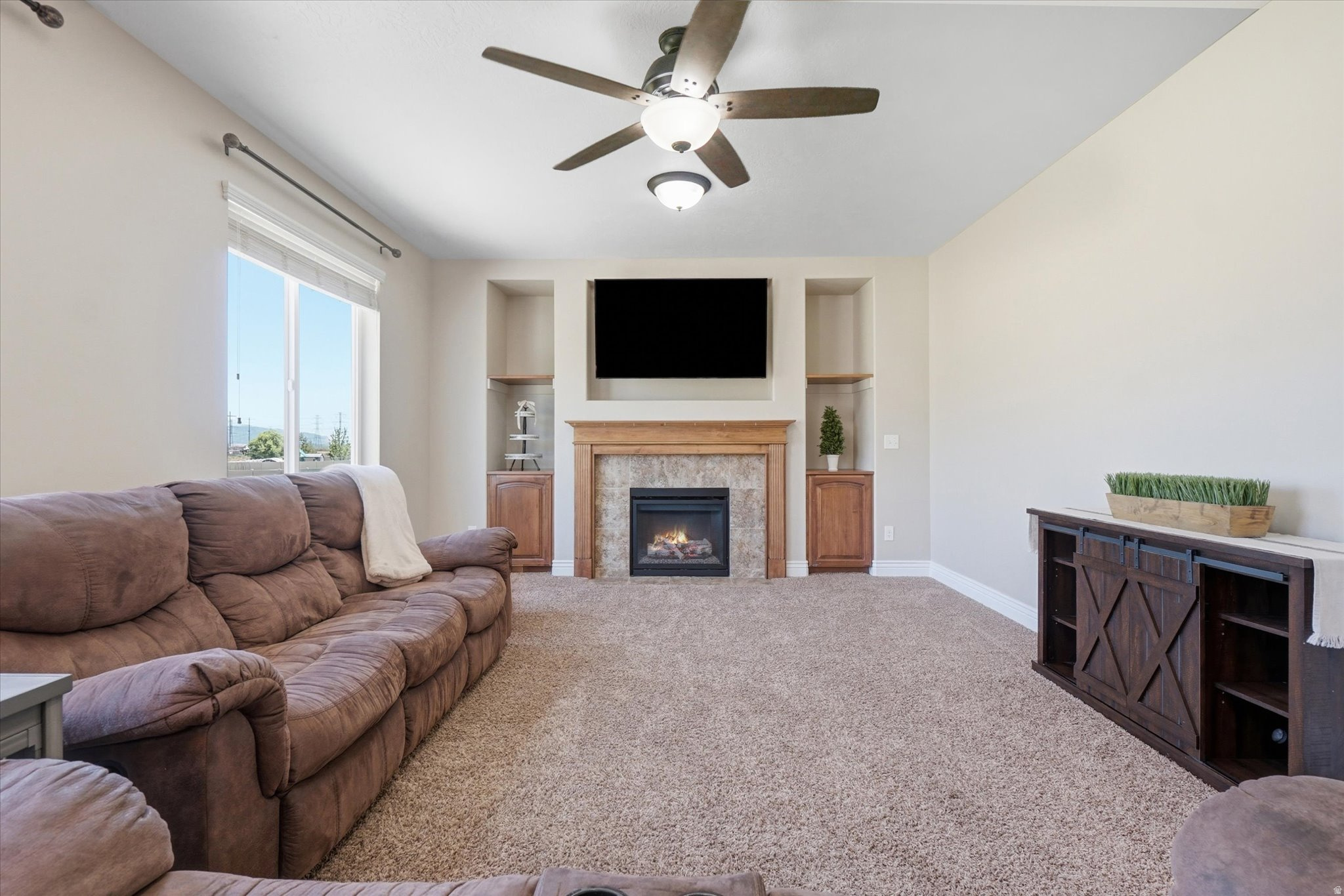 SUNSET EQUESTRIAN ES - Residential