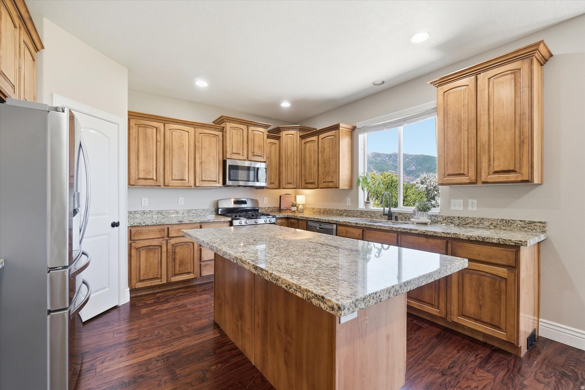 SUNSET EQUESTRIAN ES - Residential