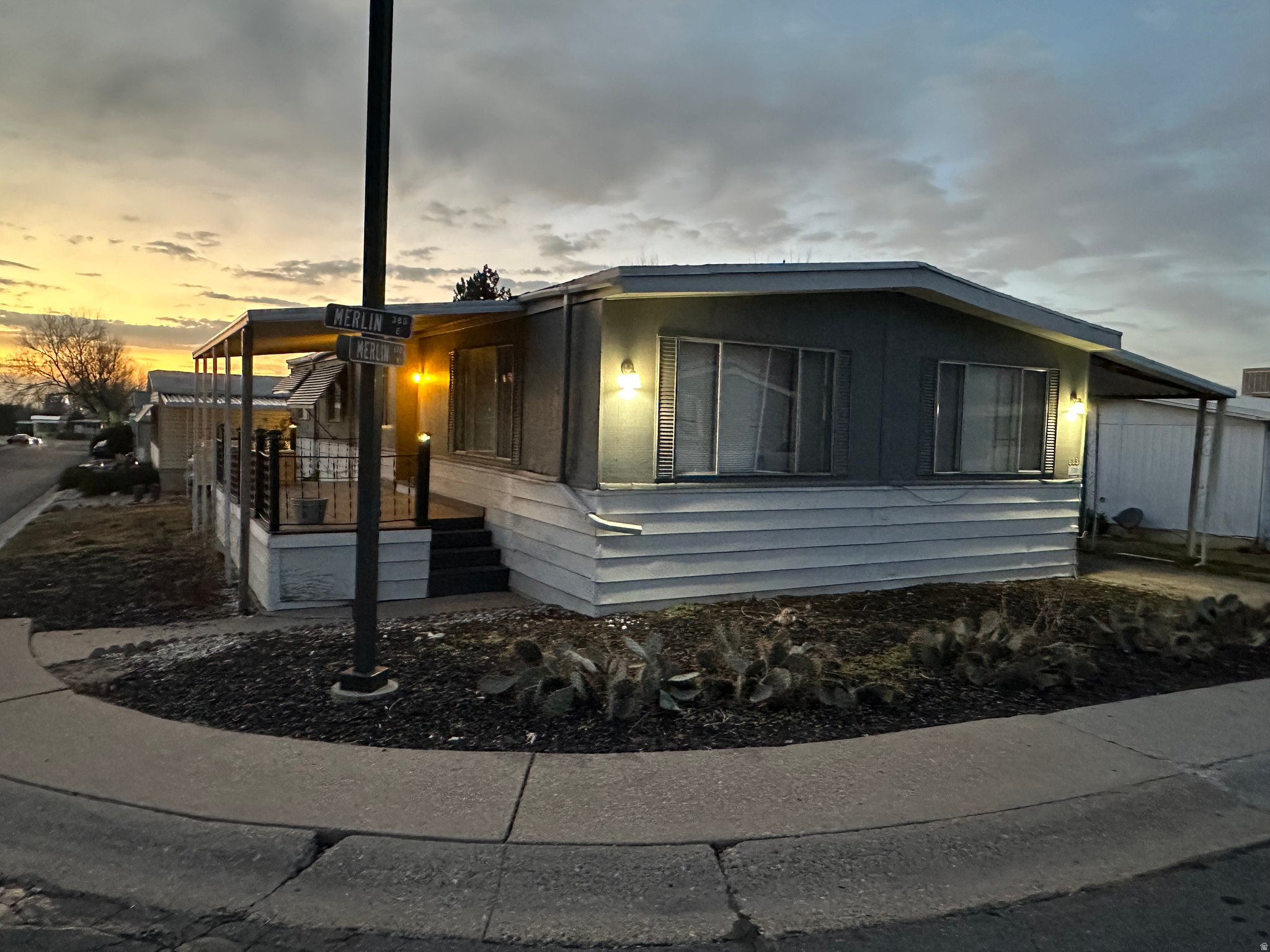 CAMELOT PARK - Residential