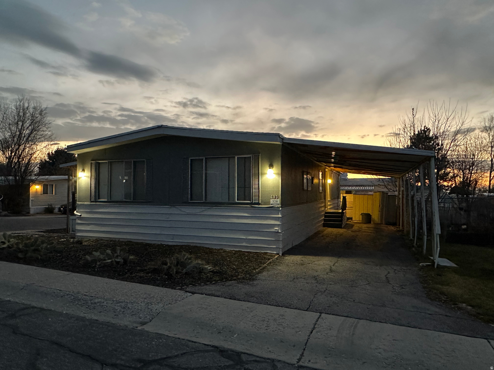 CAMELOT PARK - Residential