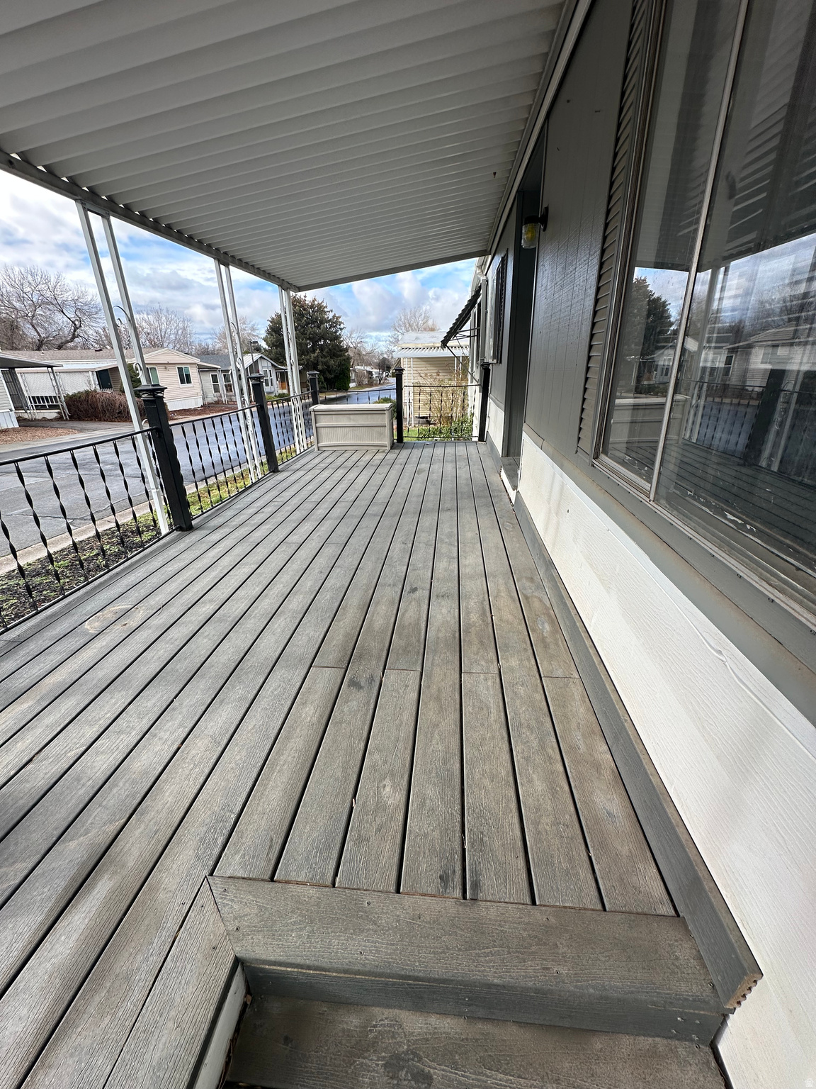 CAMELOT PARK - Residential